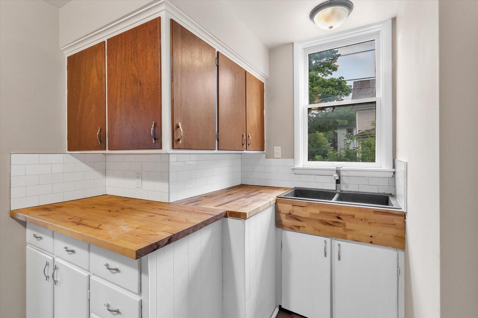809-807 W Cedar Street