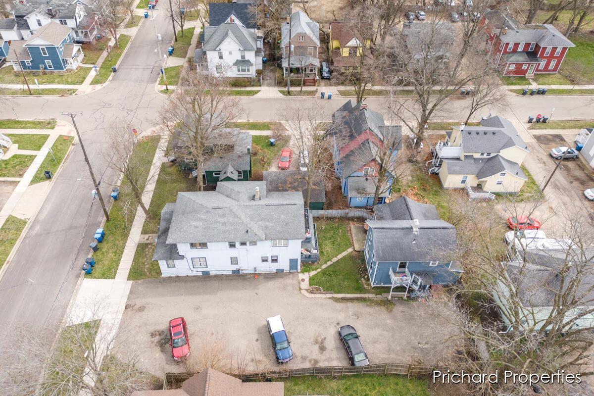 809-807 W Cedar Street