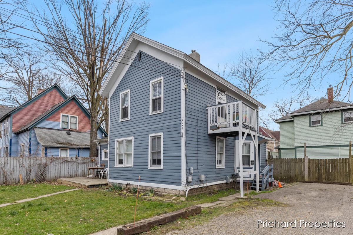 809-807 W Cedar Street