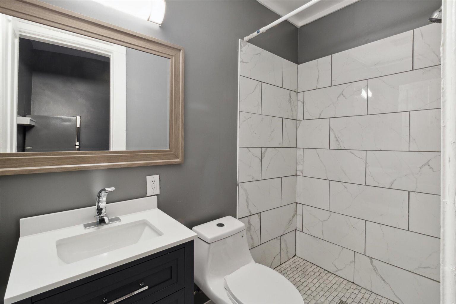 809-807 W Cedar Street