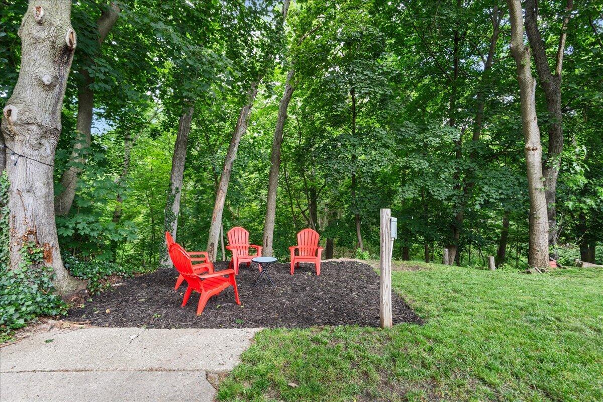 1944 Oakcliff Drive NE