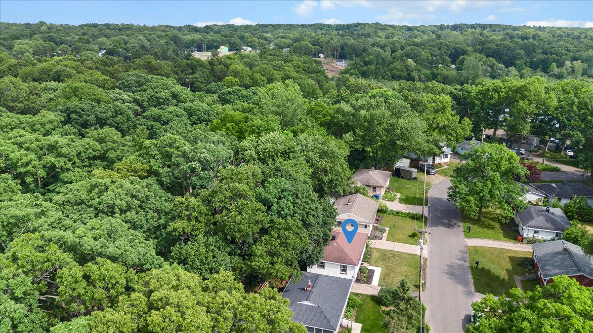 1944 Oakcliff Drive NE
