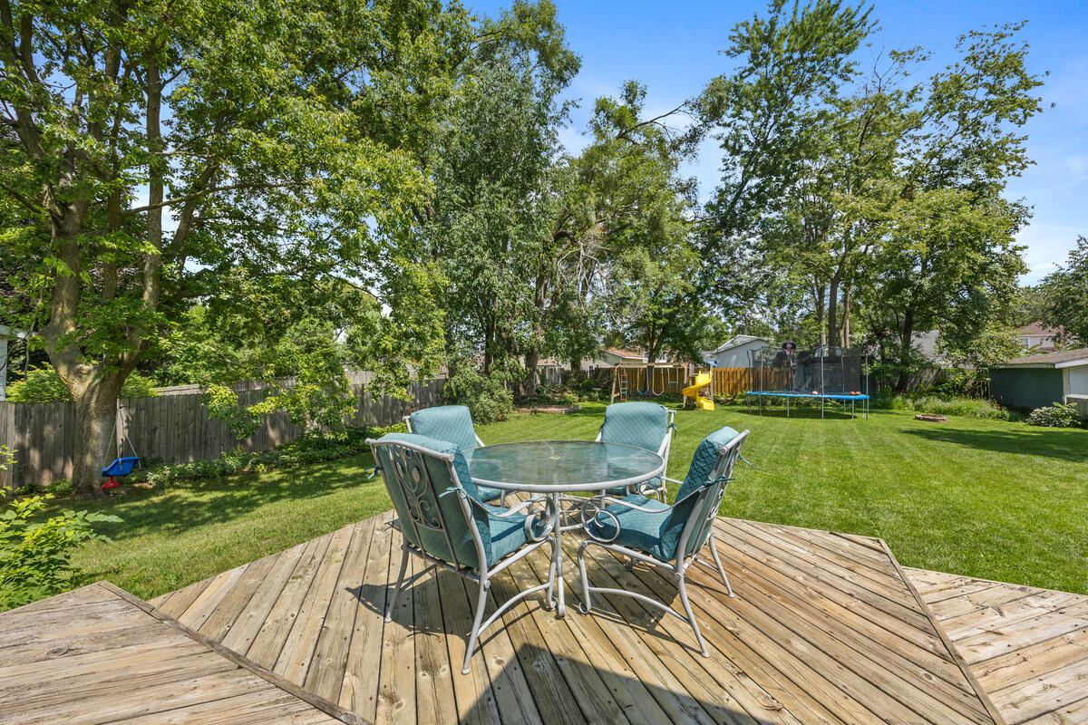 2442 De Laat Avenue SW