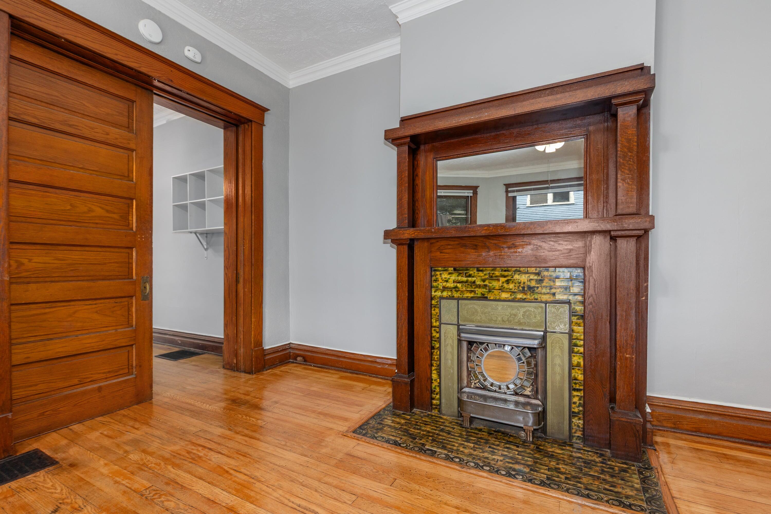 713 W Kalamazoo Avenue