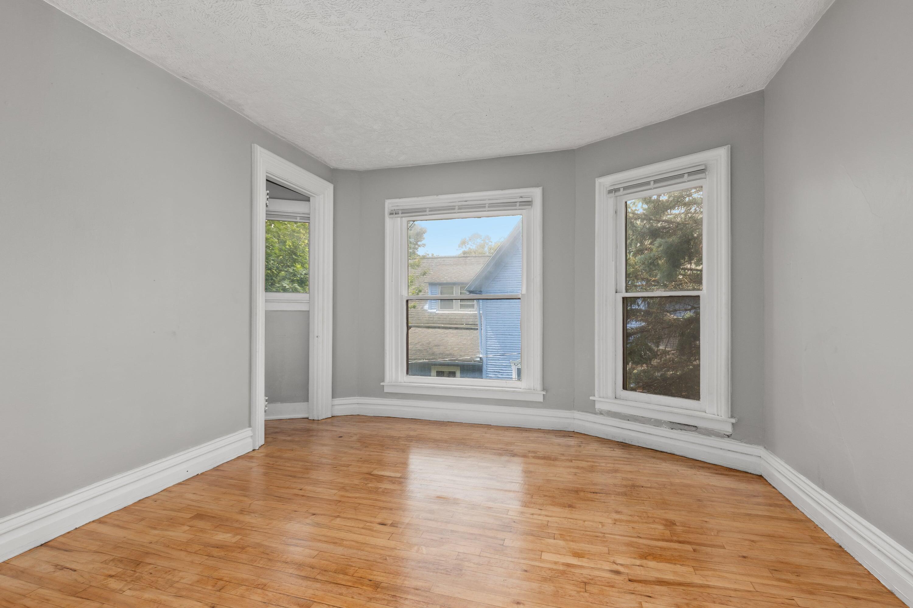 713 W Kalamazoo Avenue