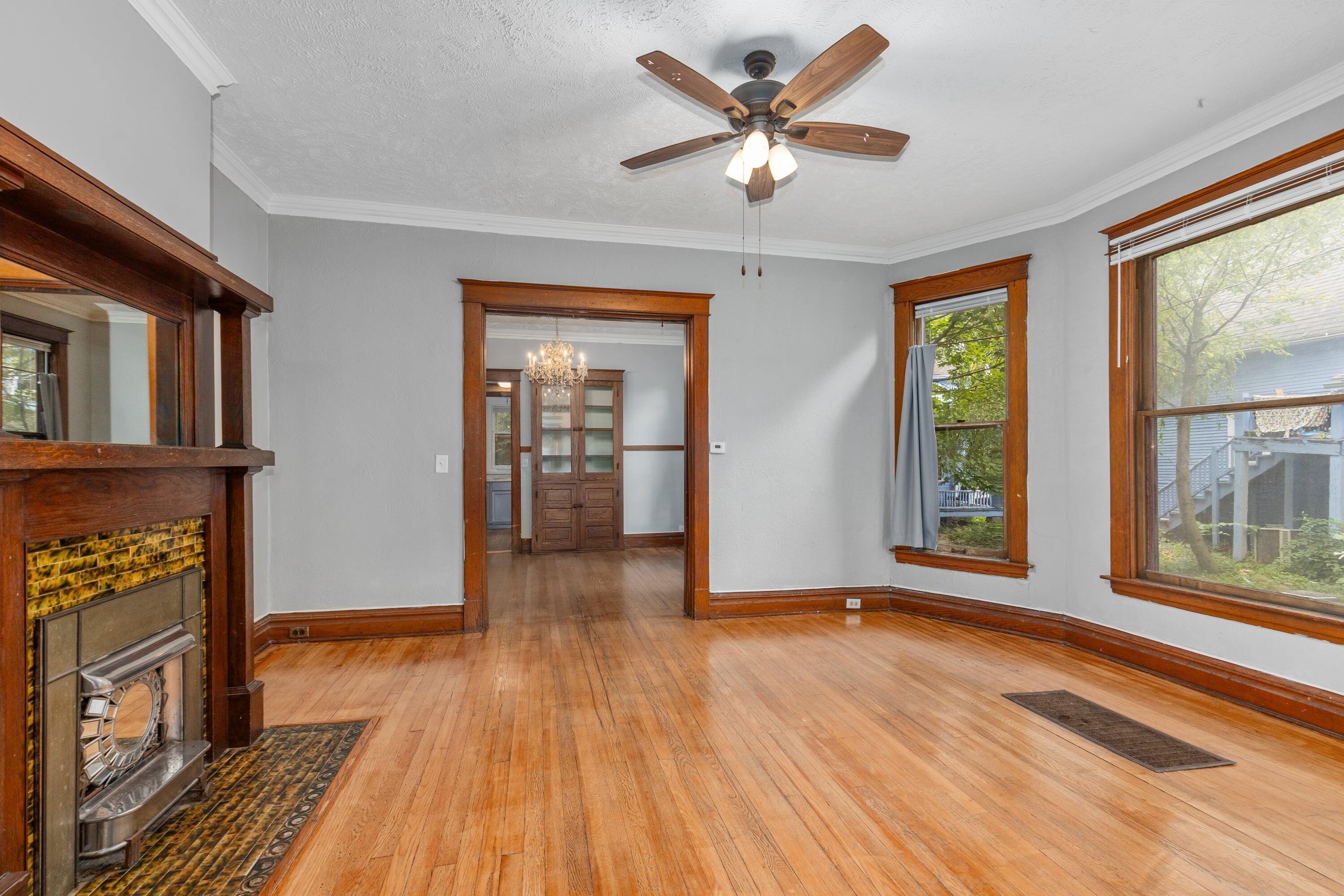 713 W Kalamazoo Avenue