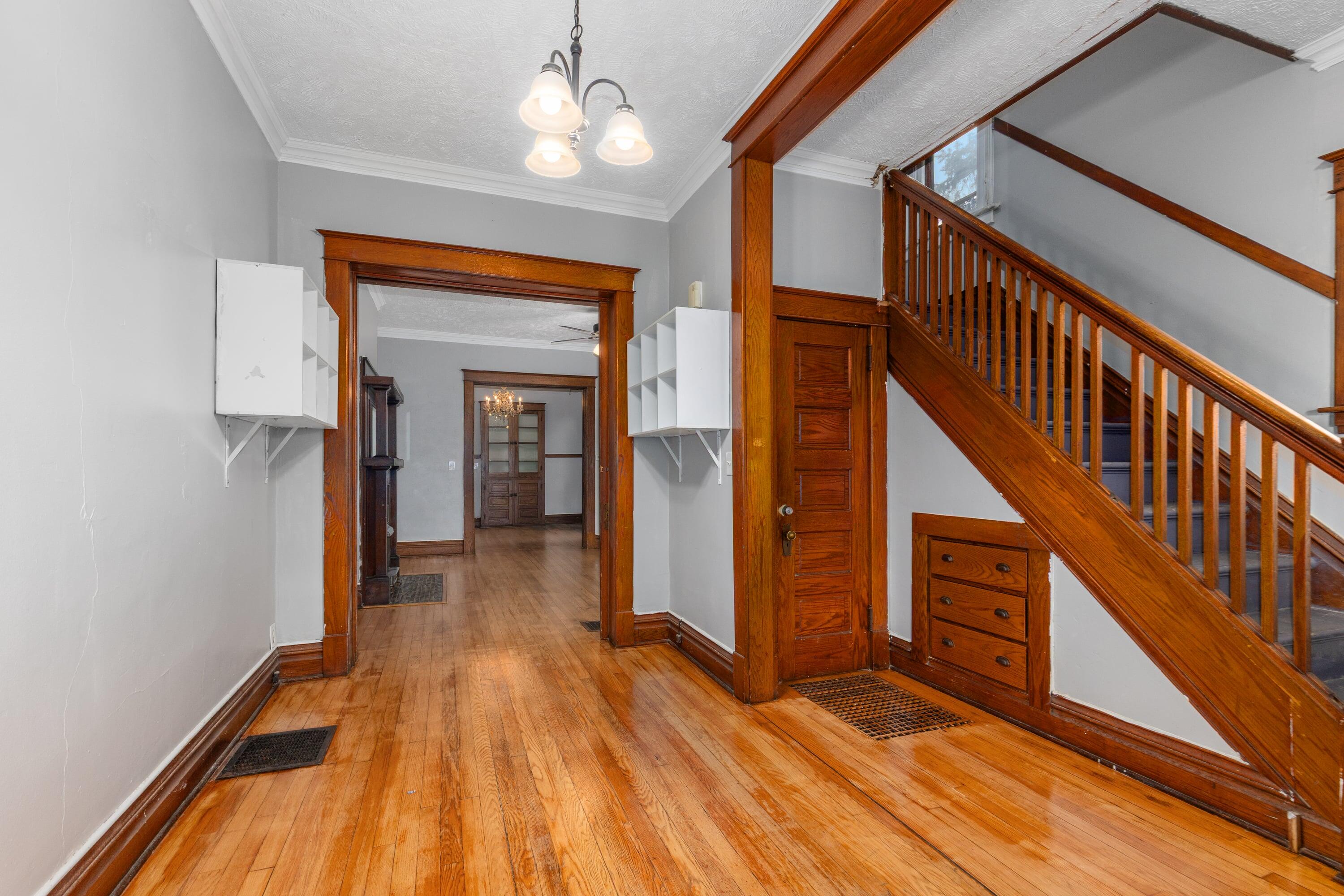 713 W Kalamazoo Avenue