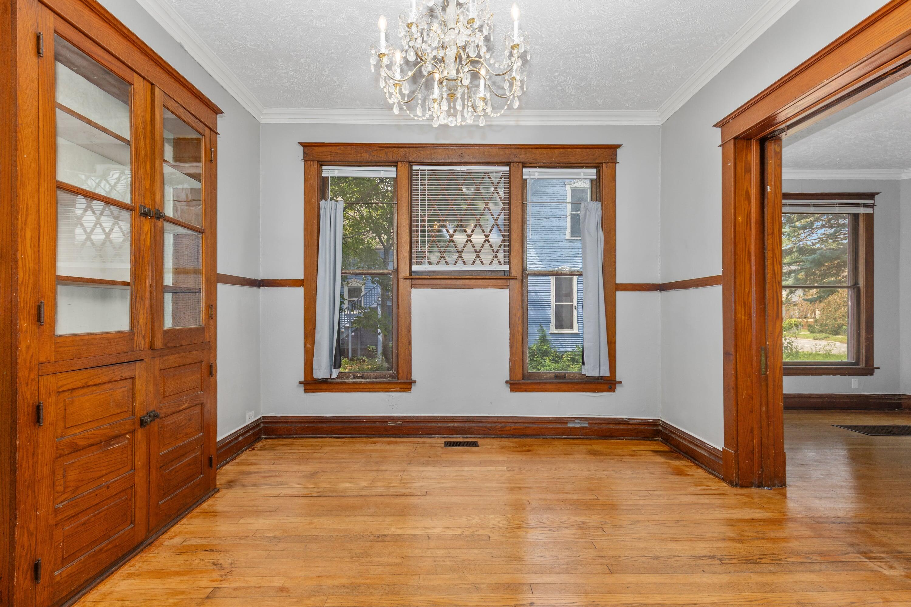 713 W Kalamazoo Avenue