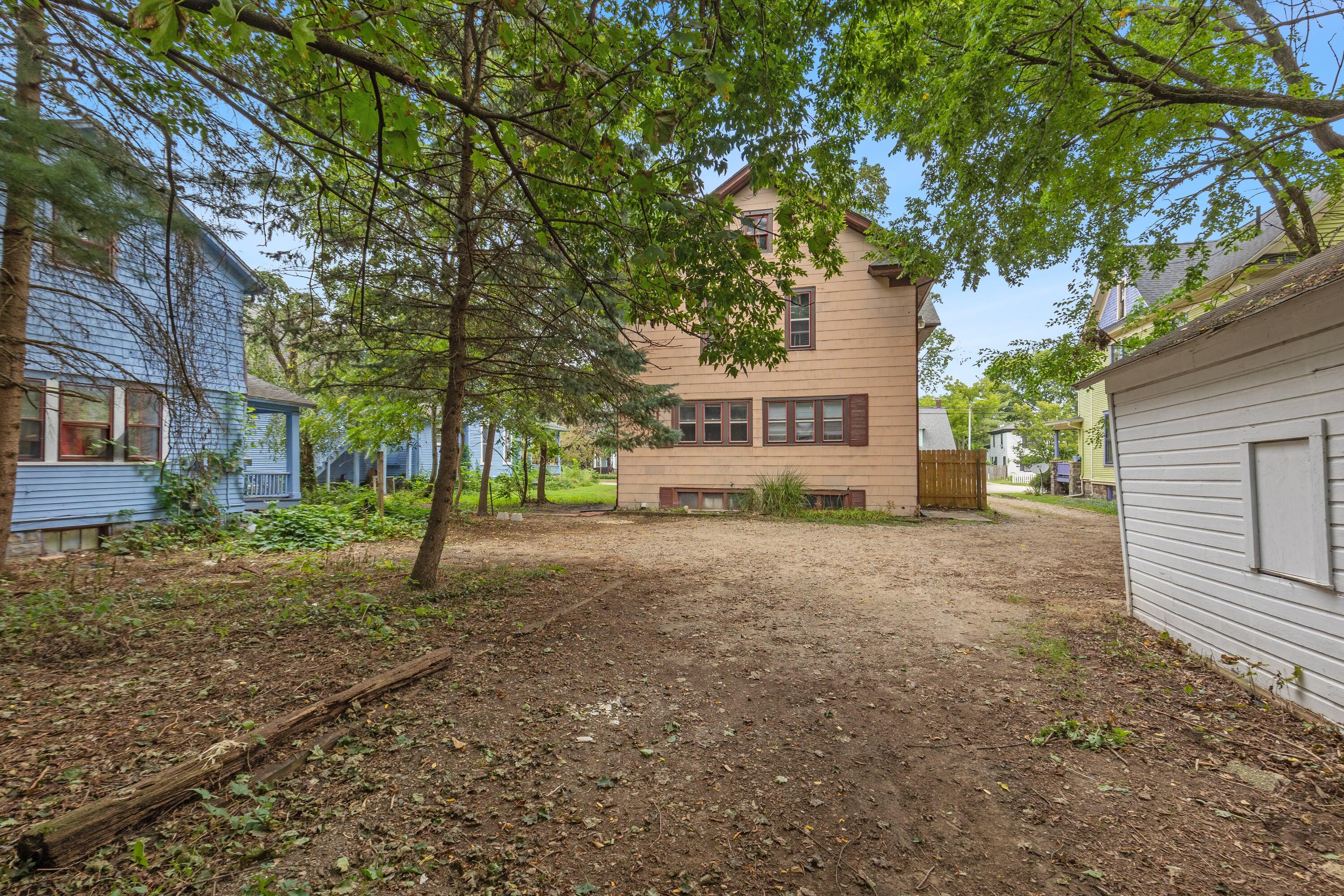 713 W Kalamazoo Avenue