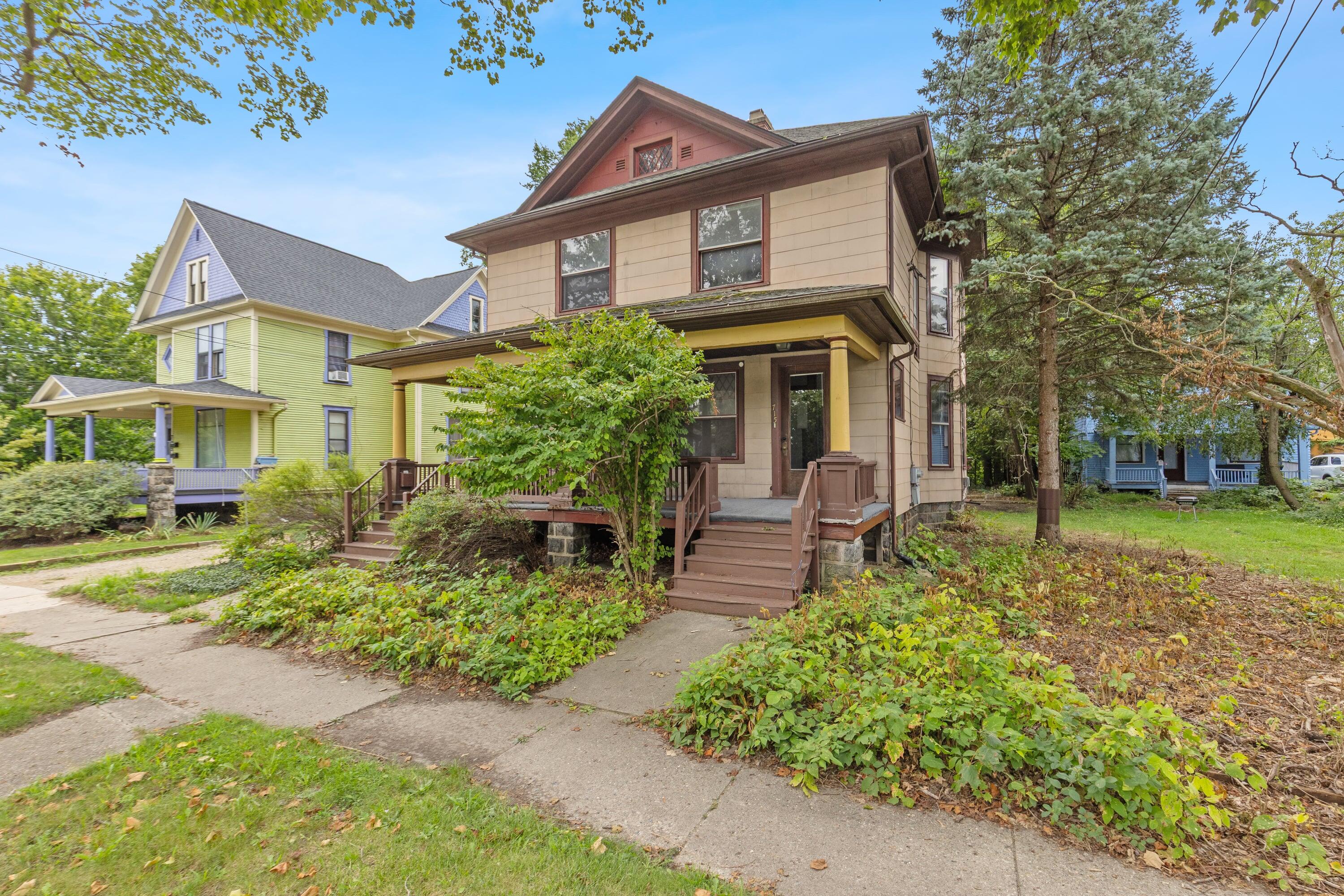 713 W Kalamazoo Avenue