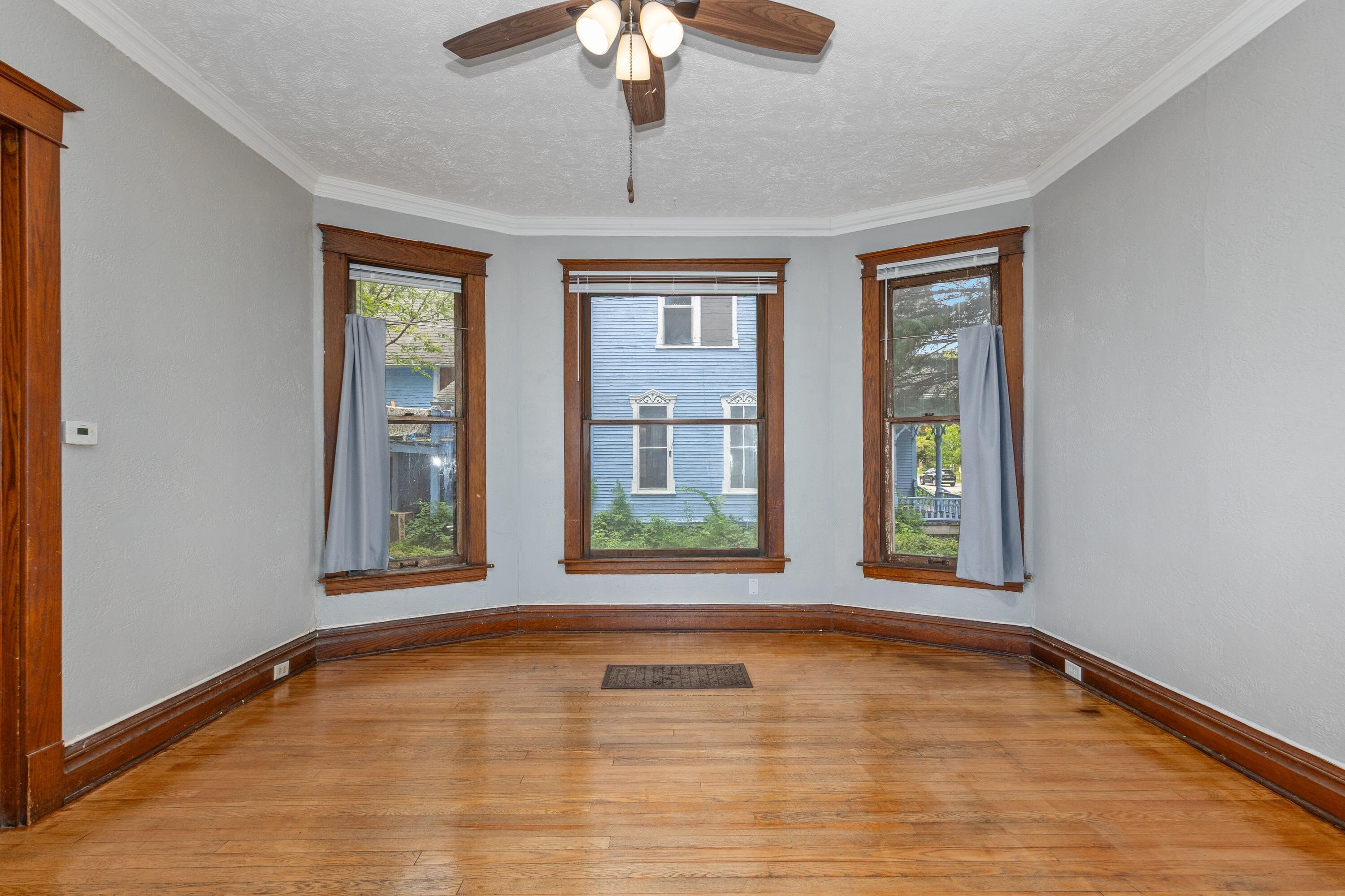 713 W Kalamazoo Avenue