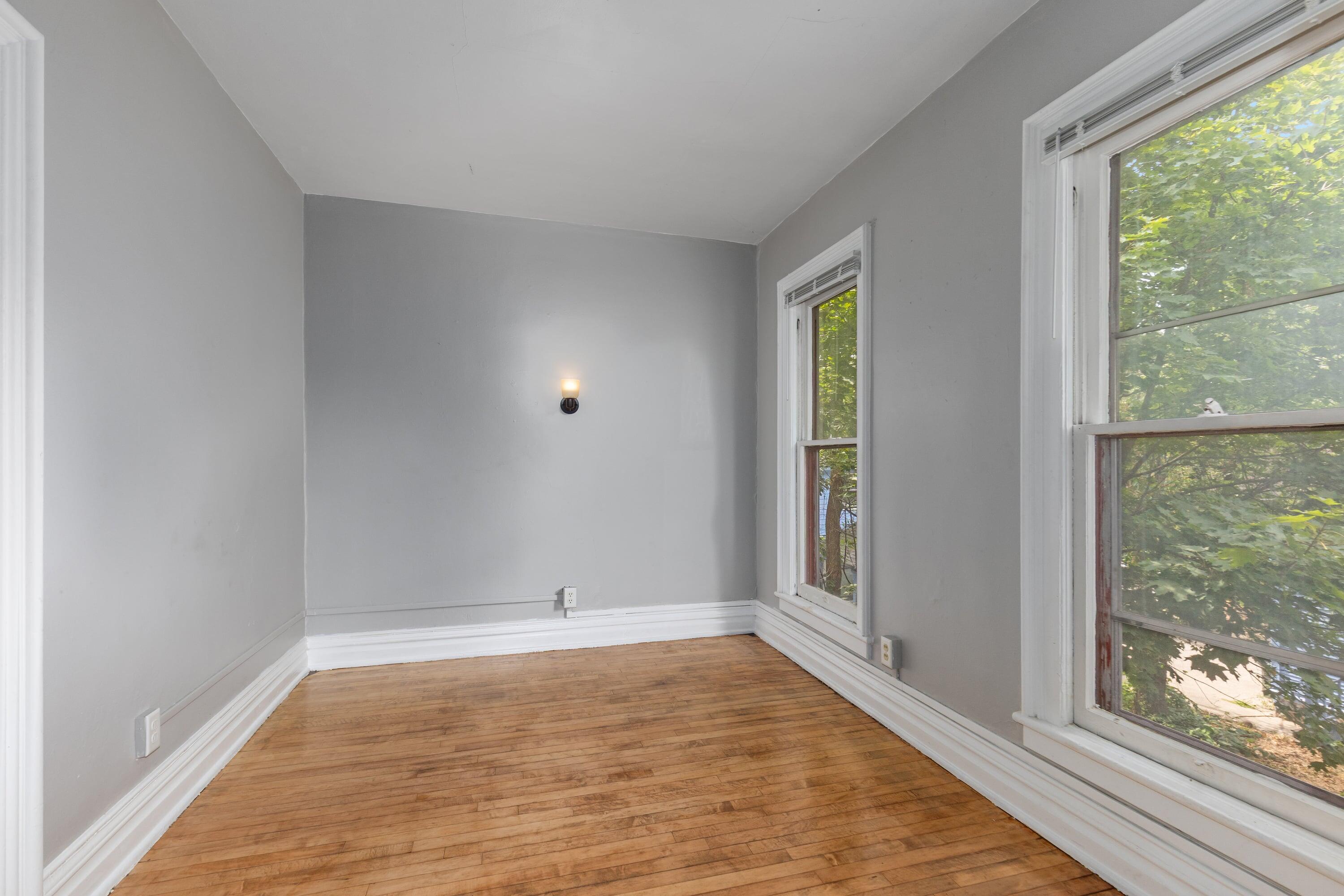 713 W Kalamazoo Avenue