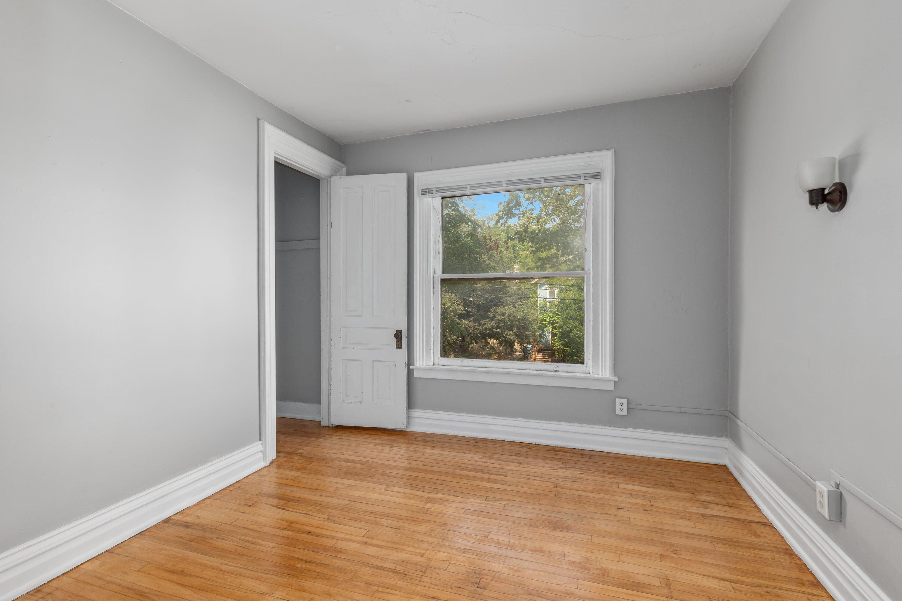713 W Kalamazoo Avenue