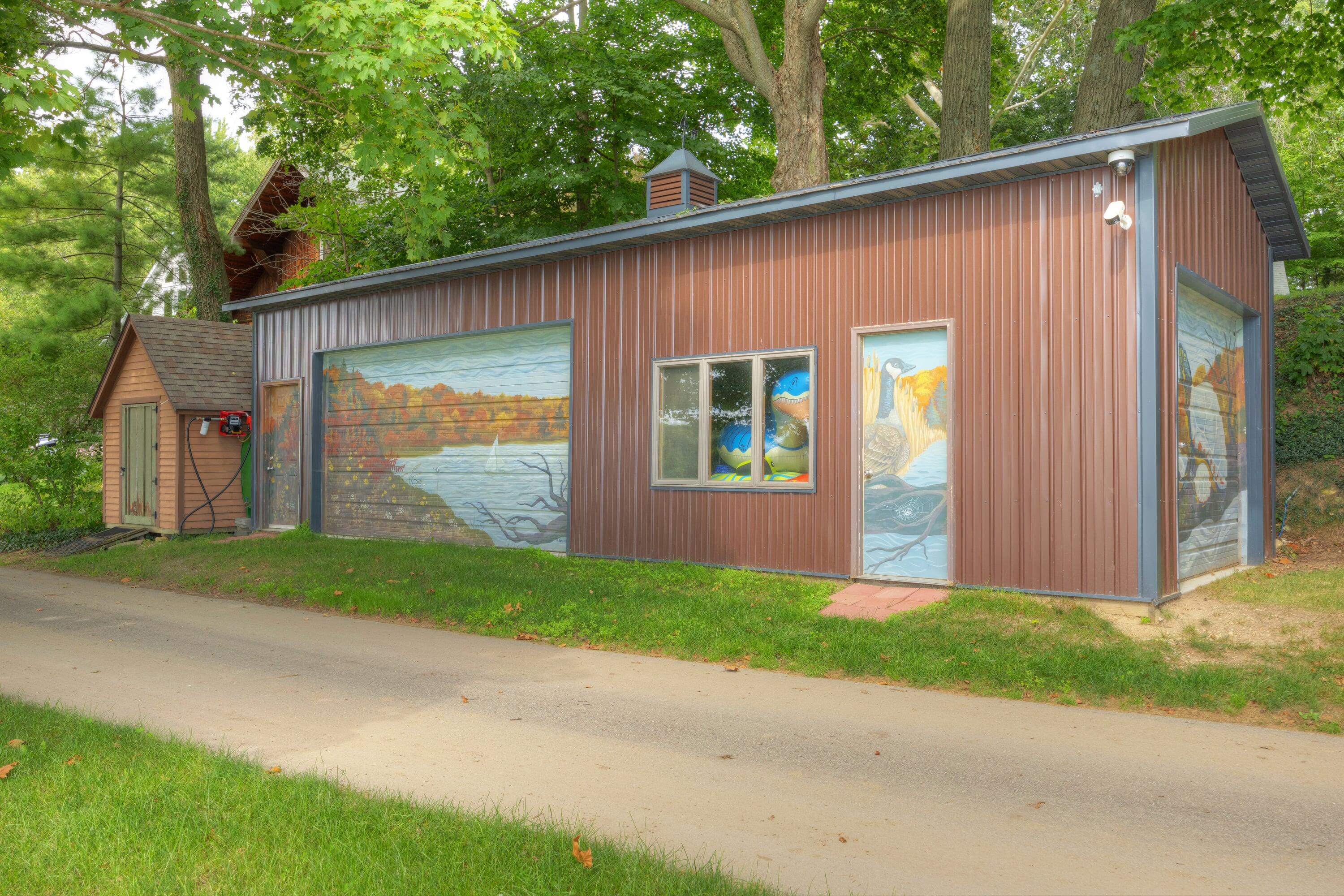2533 Miner Lake Drive