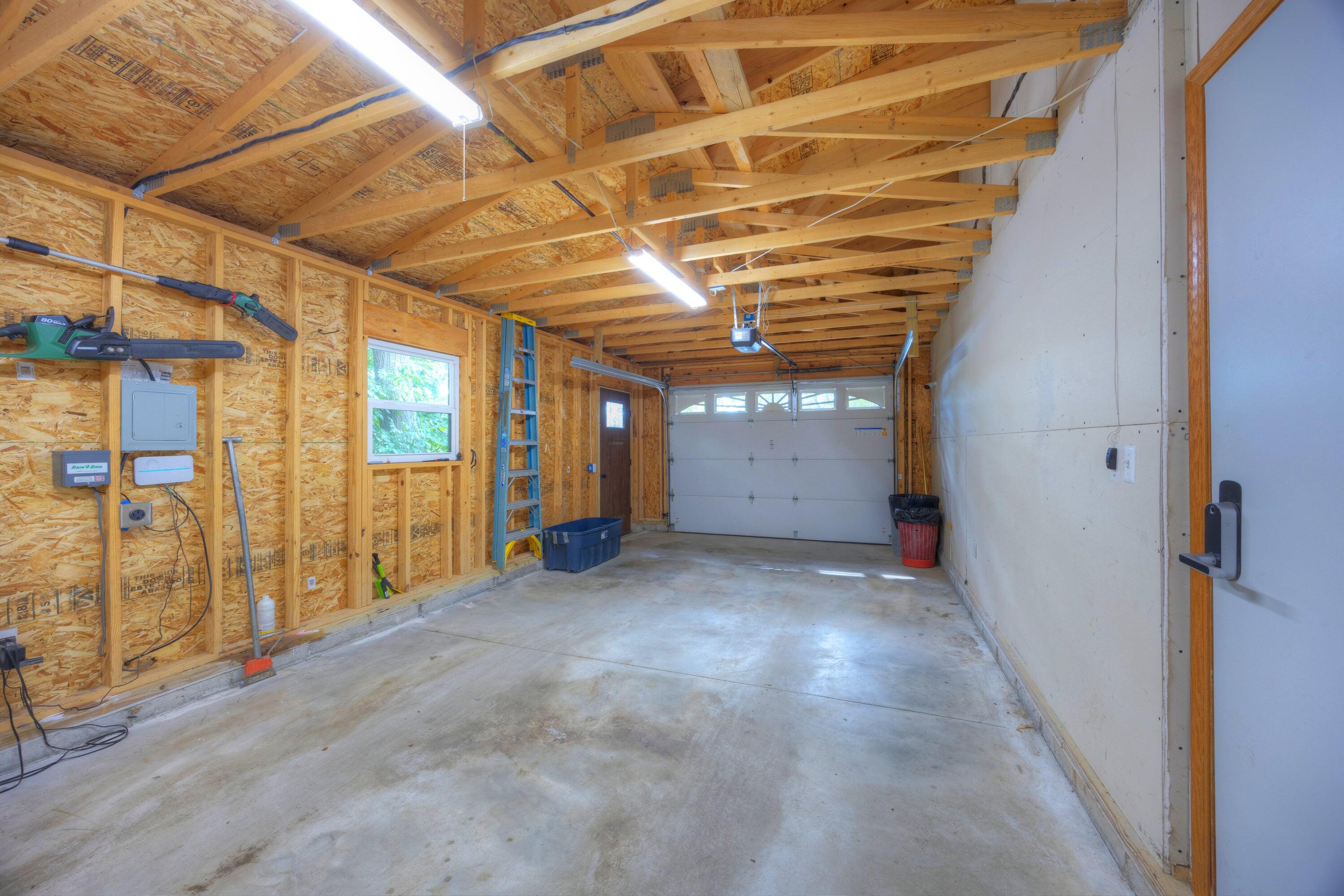 2533 Miner Lake Drive