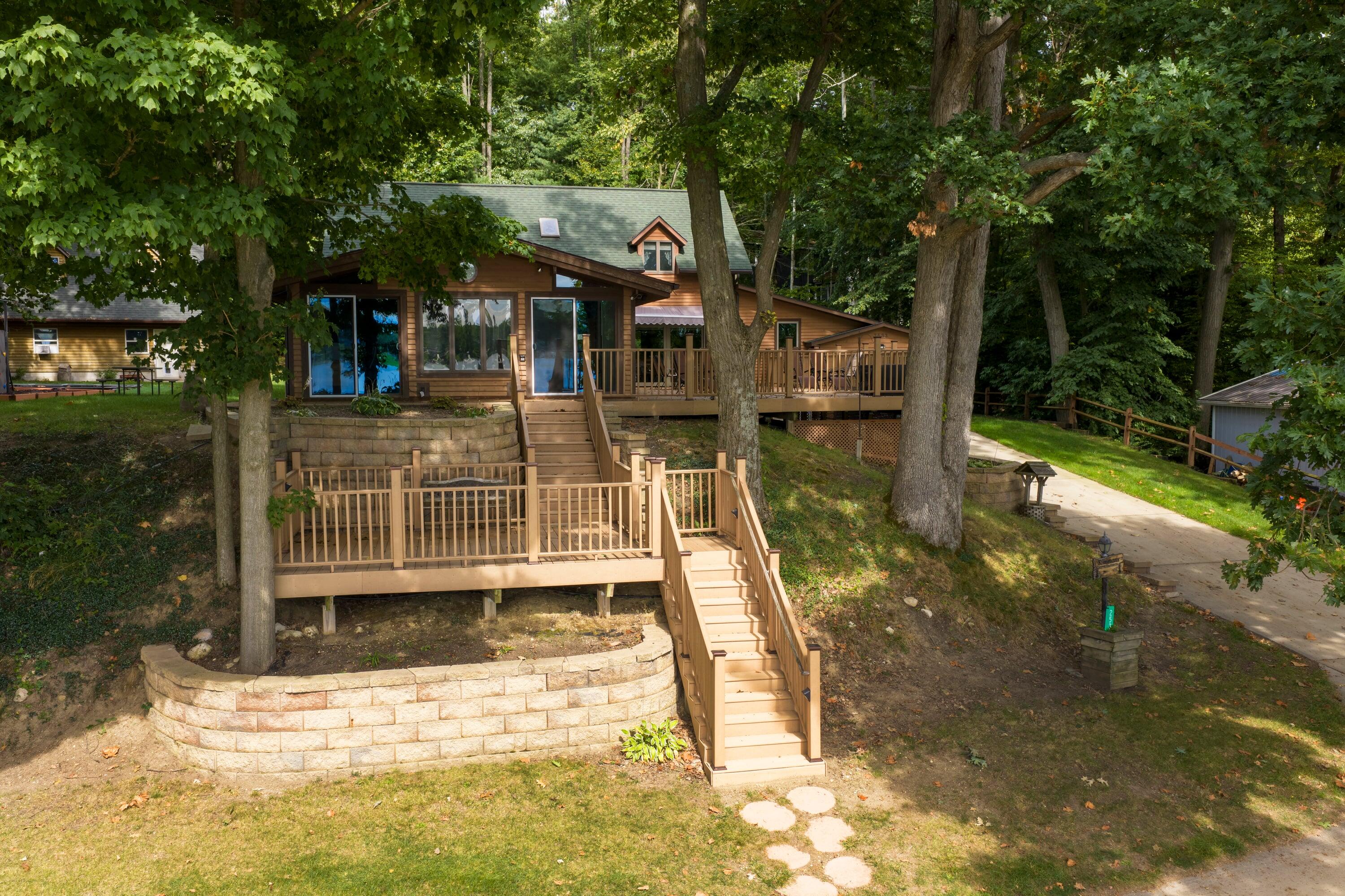 2533 Miner Lake Drive