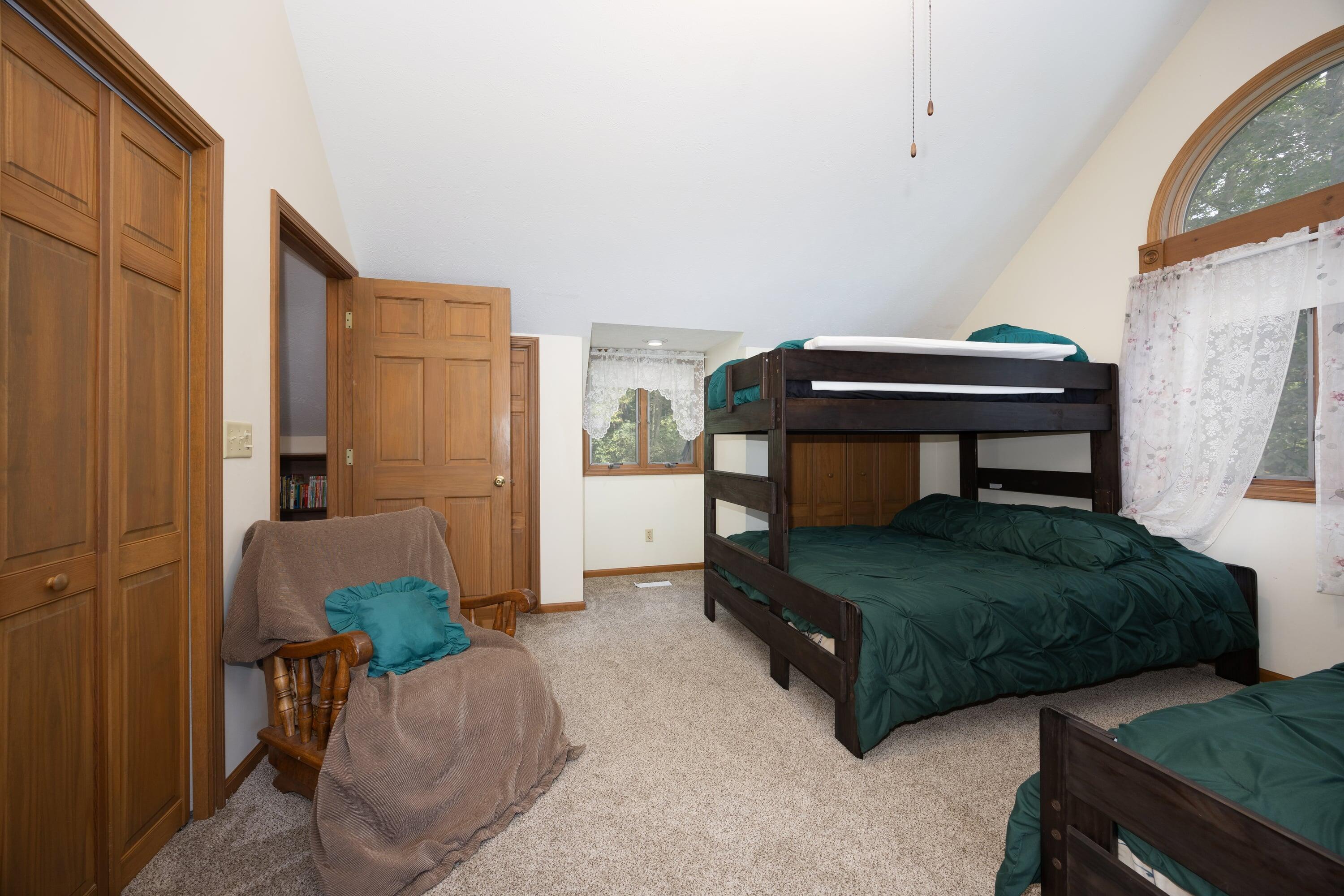 2533 Miner Lake Drive