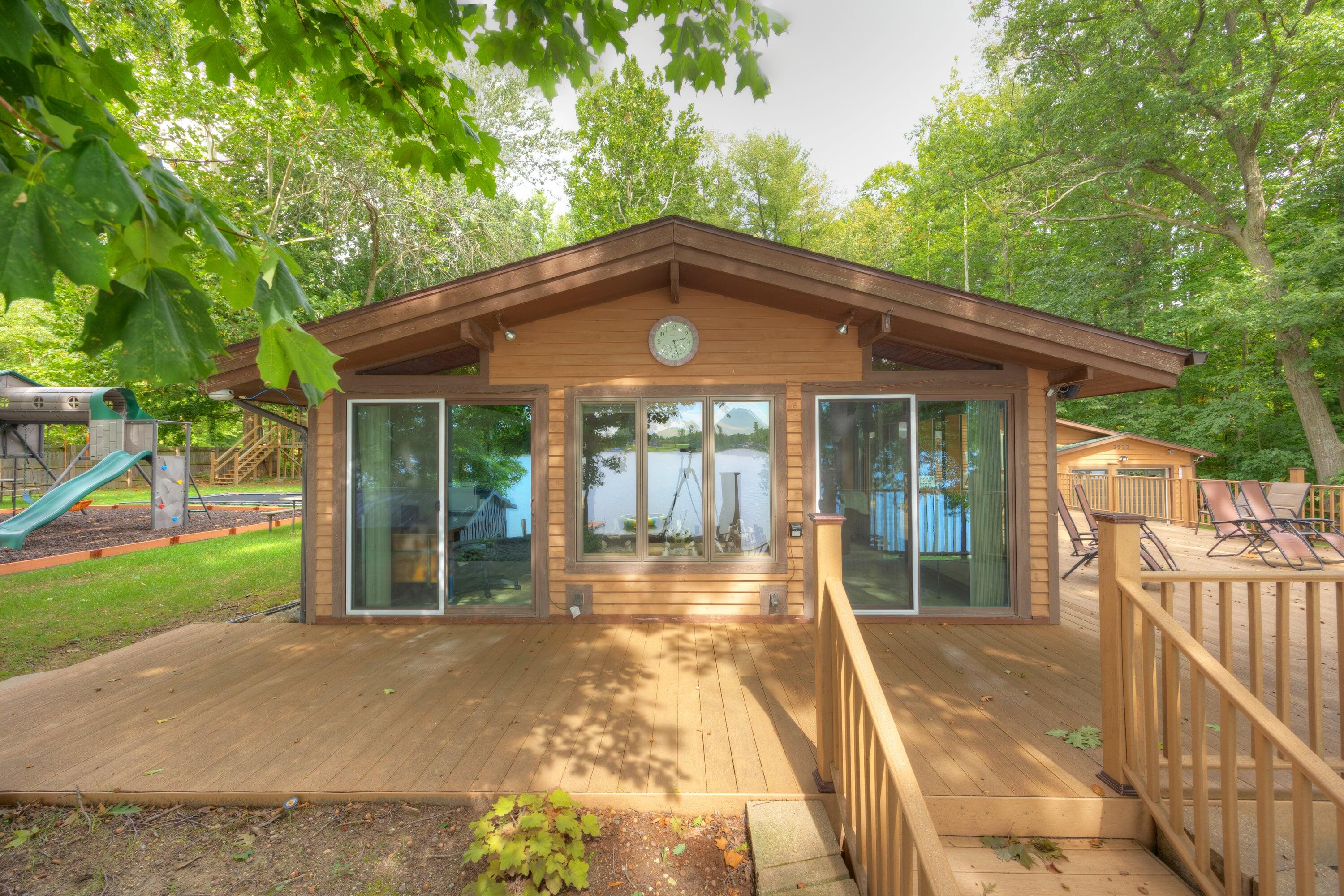 2533 Miner Lake Drive