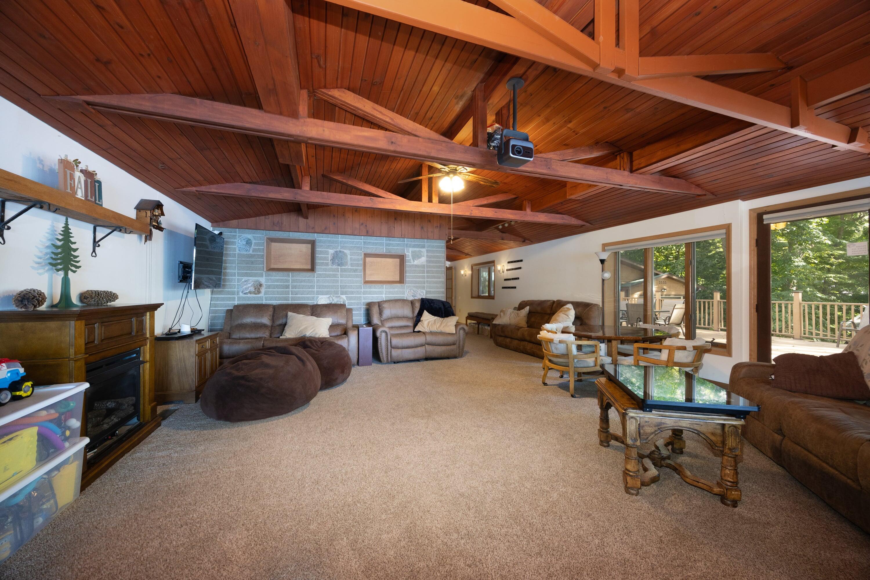 2533 Miner Lake Drive