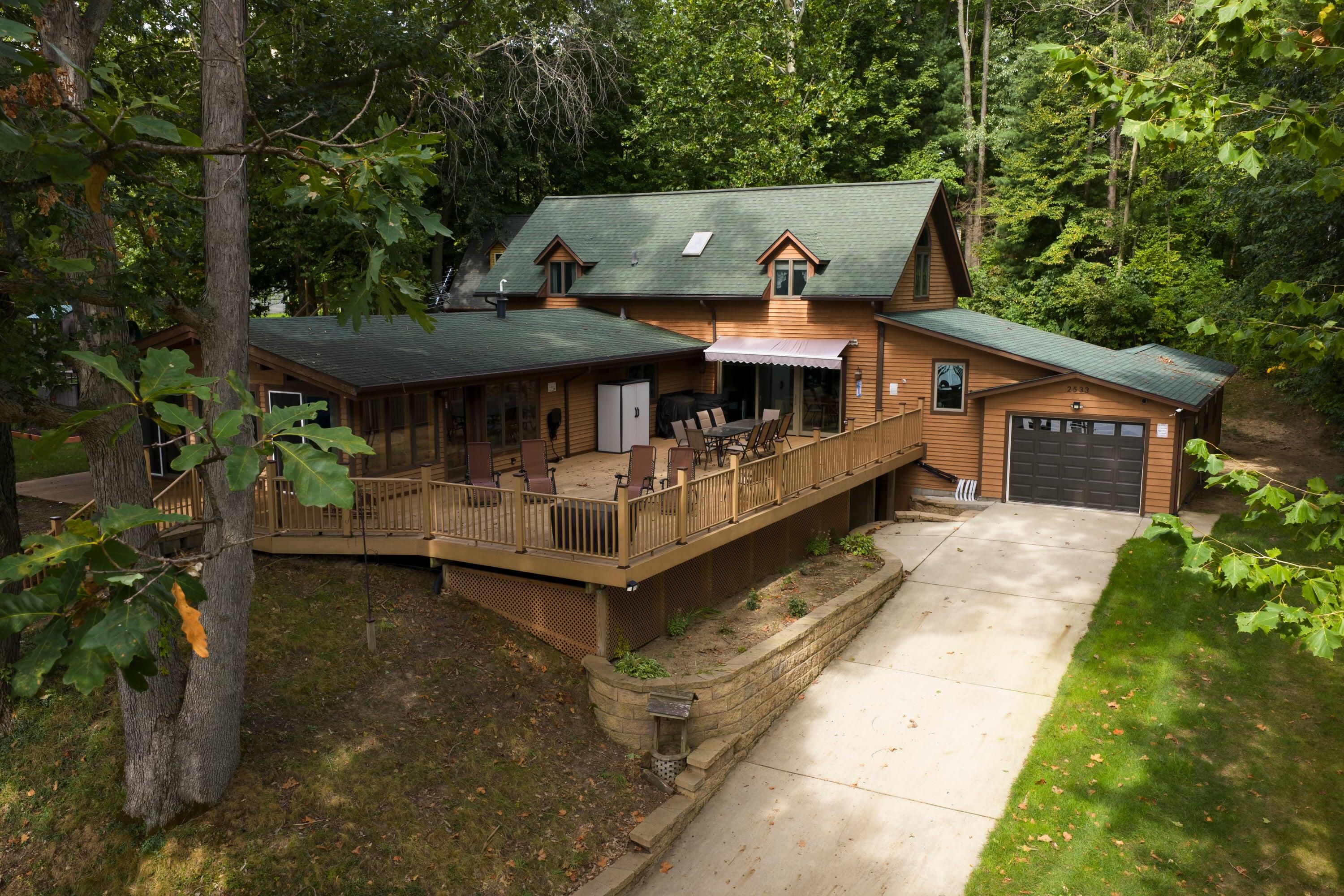2533 Miner Lake Drive