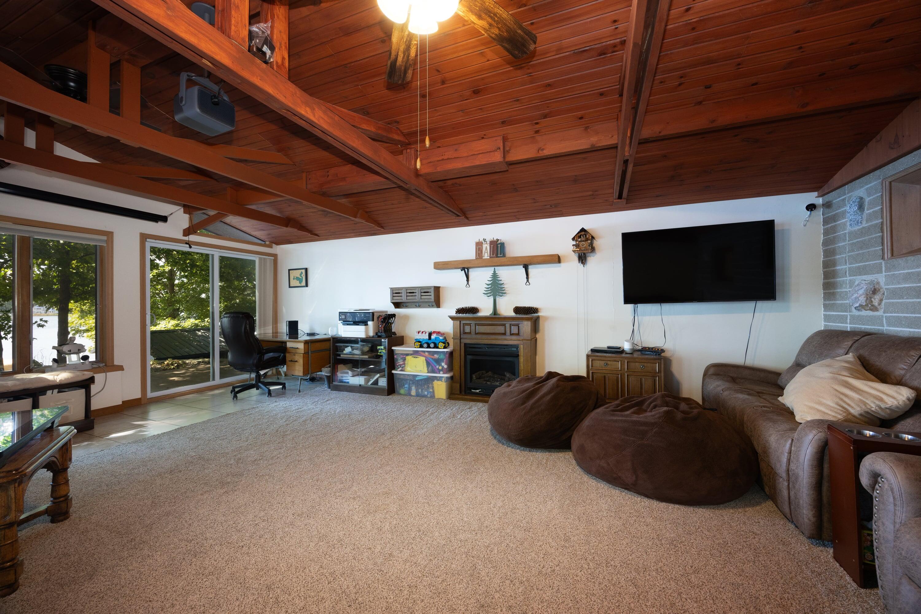 2533 Miner Lake Drive