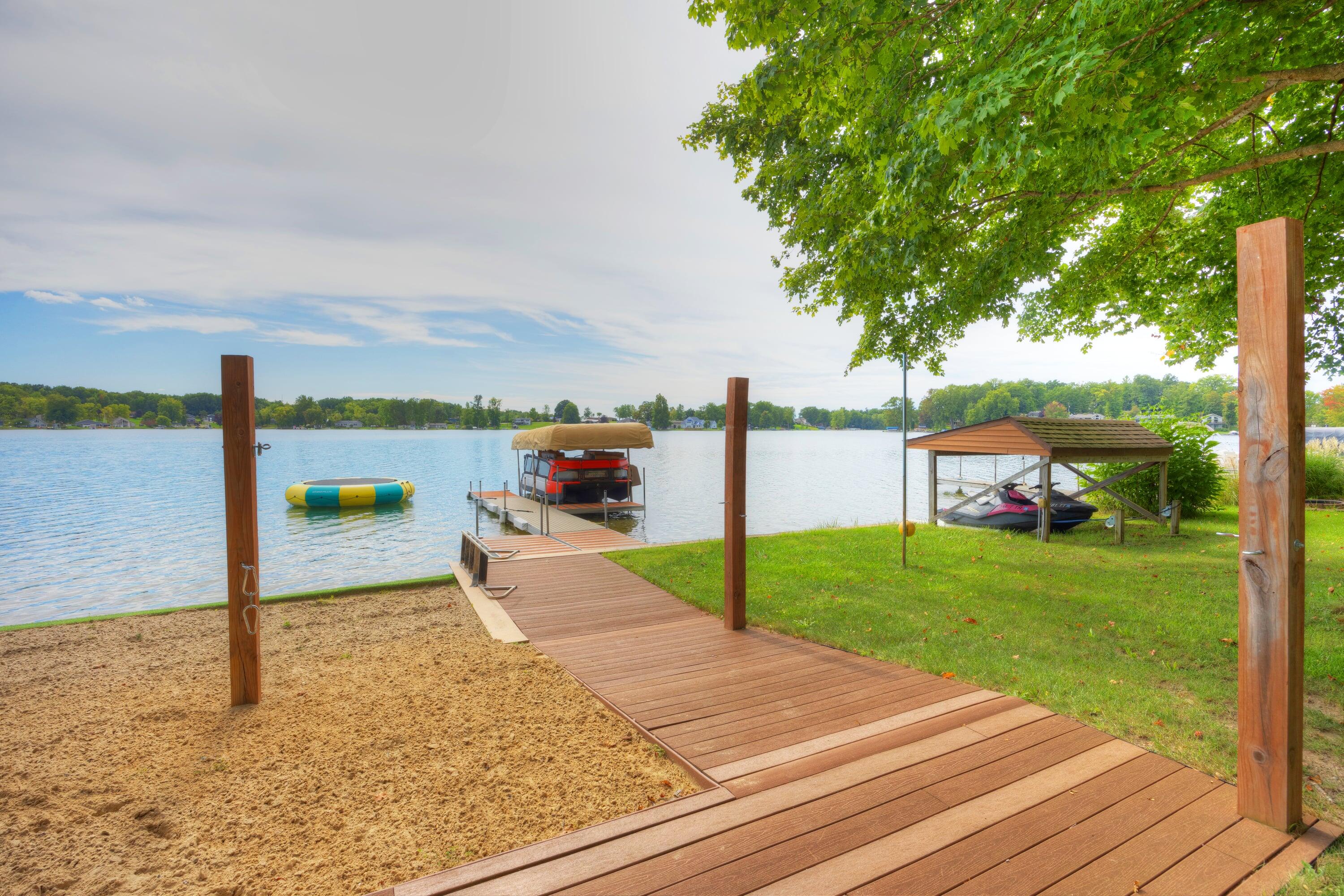 2533 Miner Lake Drive
