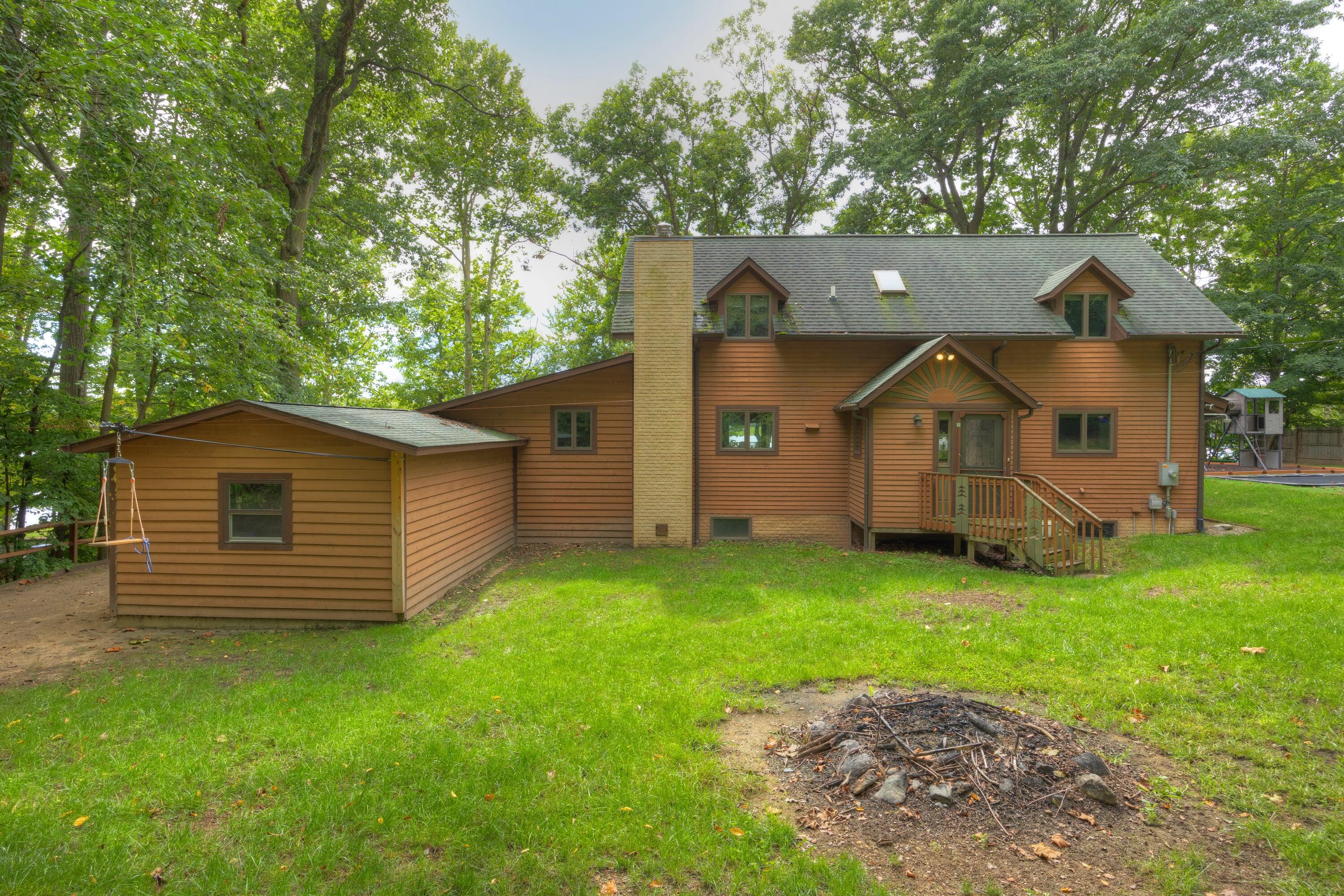 2533 Miner Lake Drive