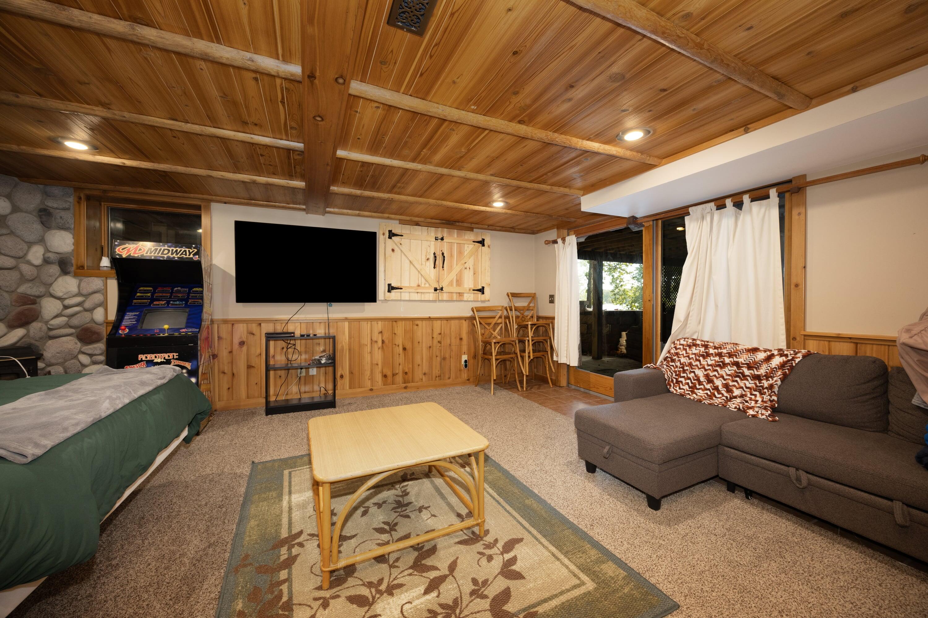 2533 Miner Lake Drive