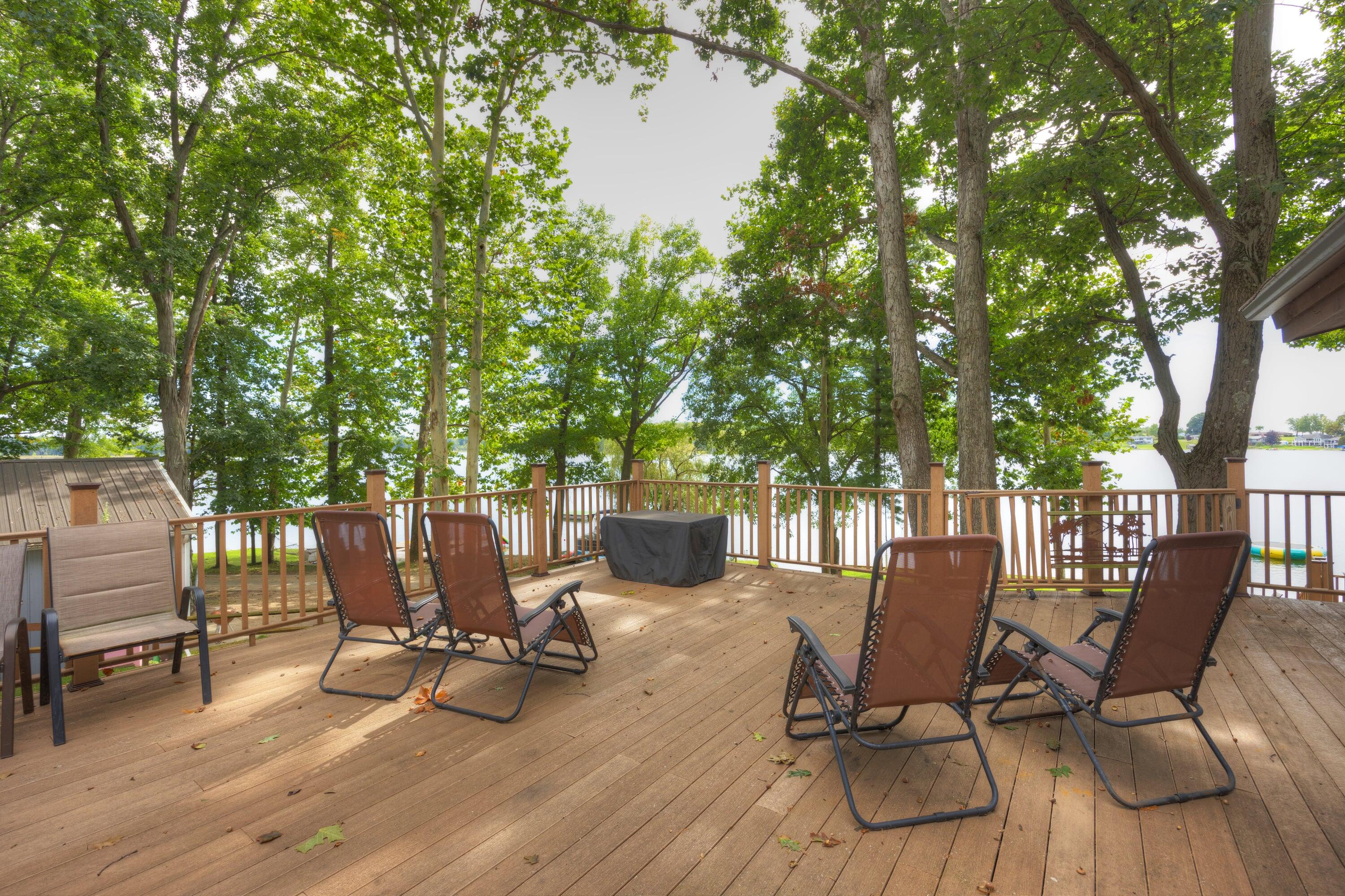 2533 Miner Lake Drive