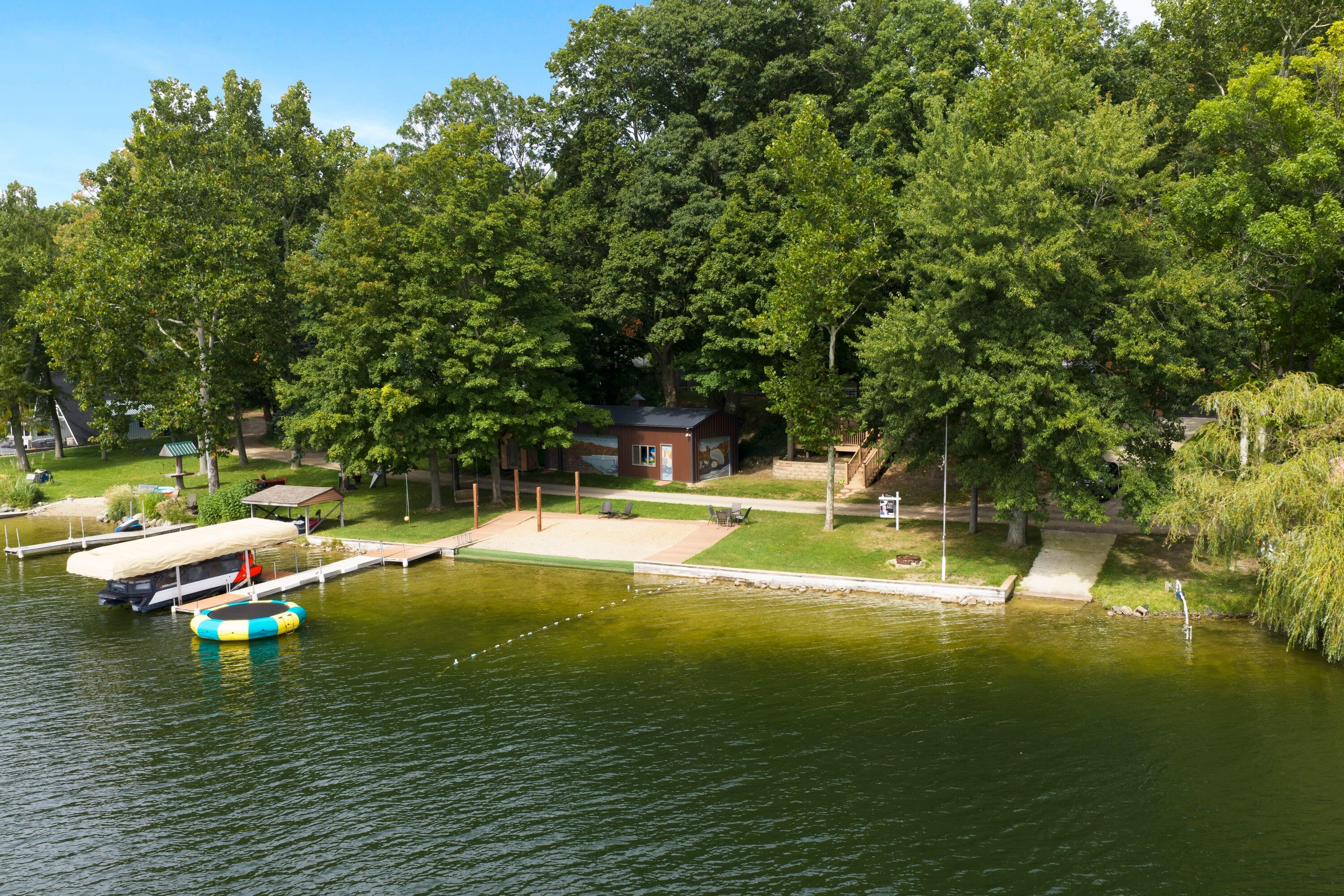 2533 Miner Lake Drive