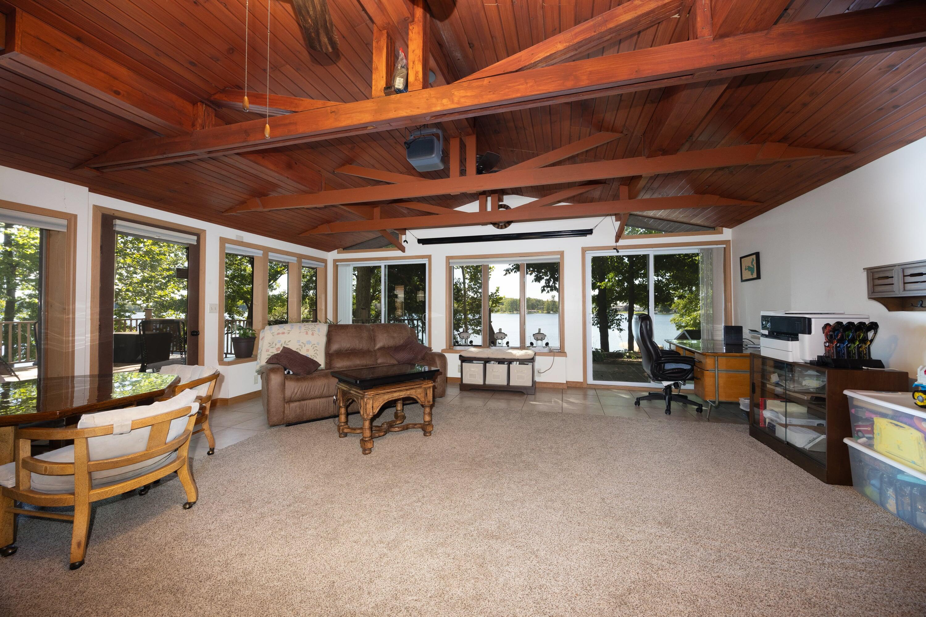 2533 Miner Lake Drive