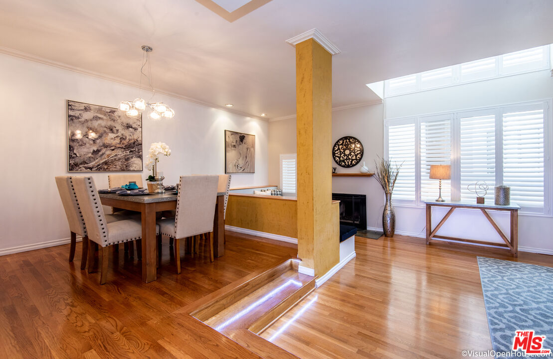 514 S Barrington Unit: 103