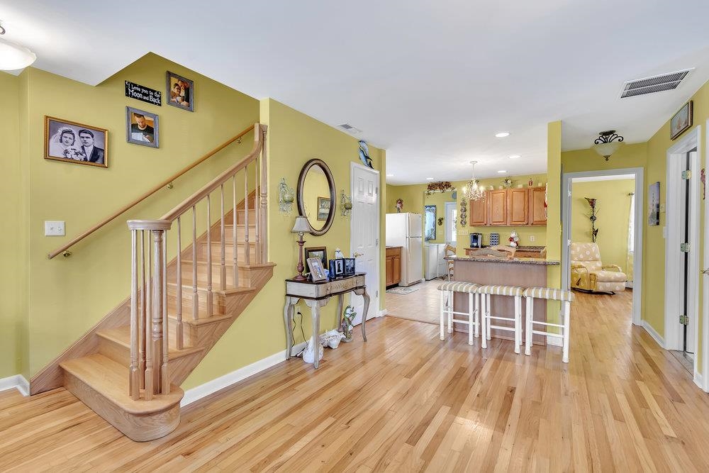 113 E Denver Avenue Unit: 120