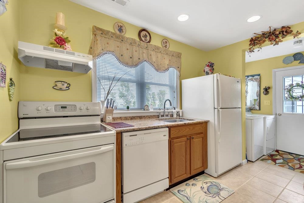 113 E Denver Avenue Unit: 120