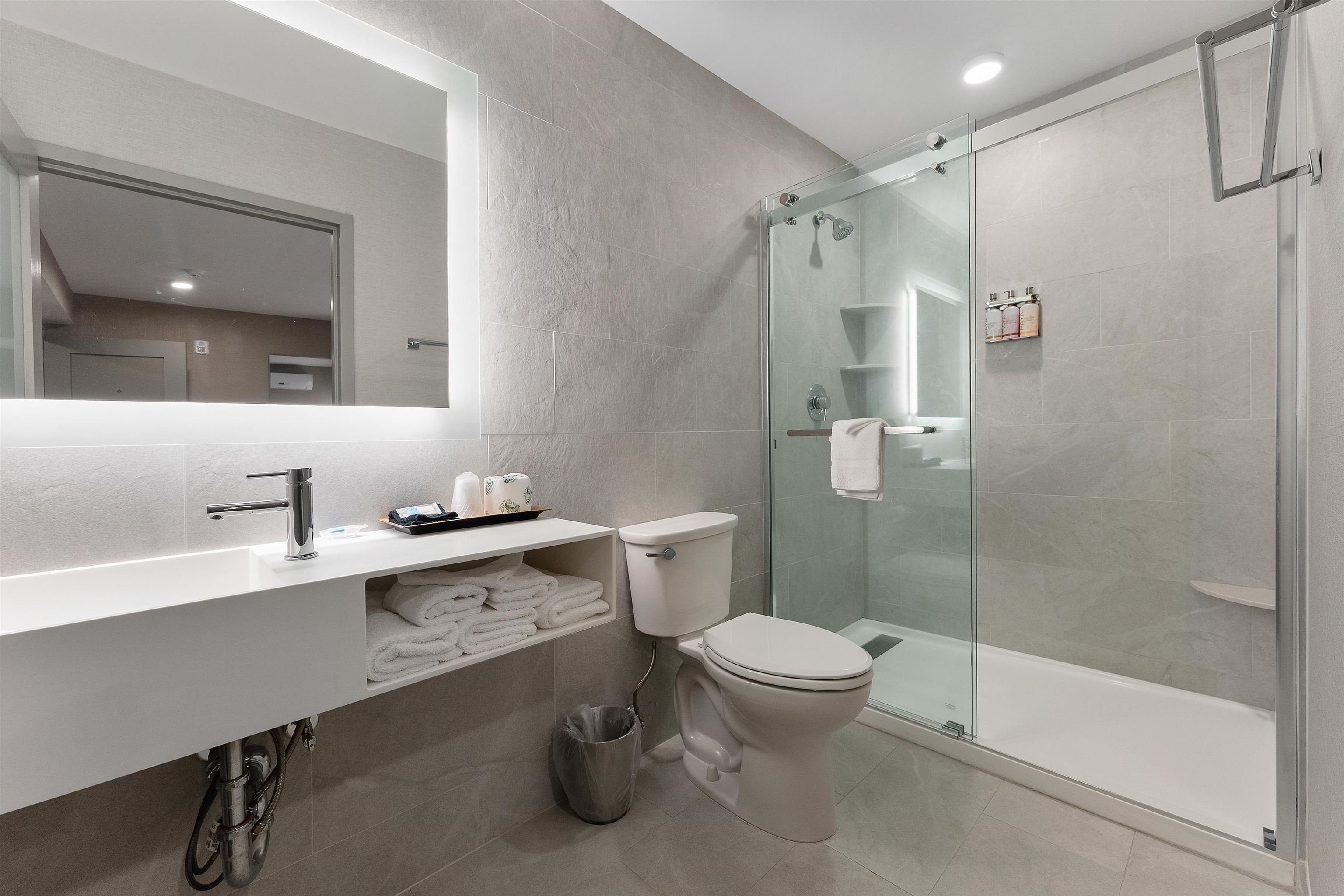 4600 Ocean Avenue Unit: Oceanic Motel