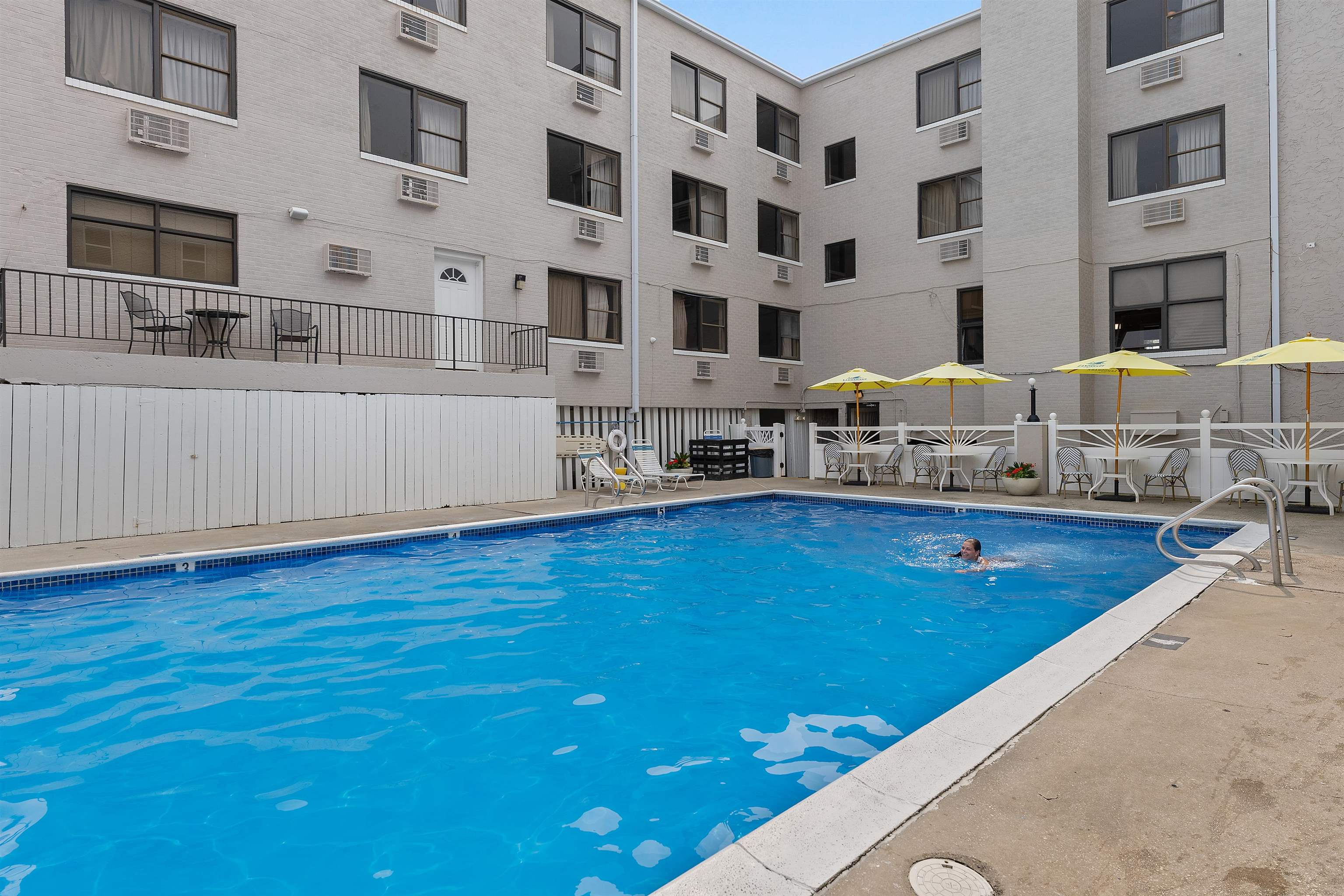 4600 Ocean Avenue Unit: Oceanic Motel