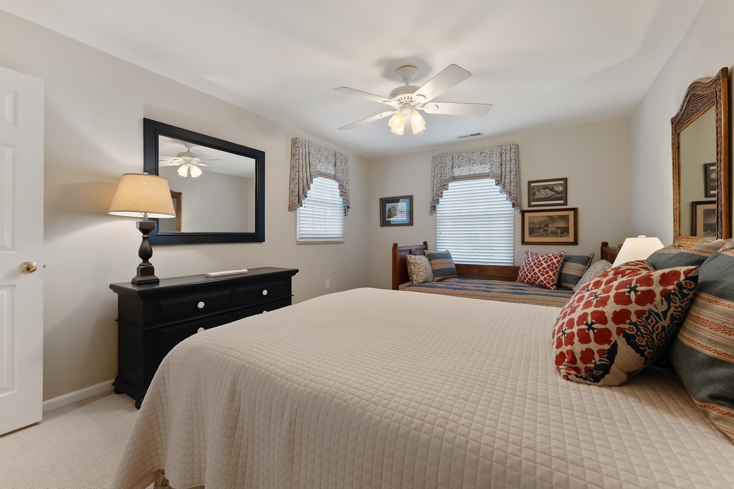 101 W Richmond Avenue Unit: 101