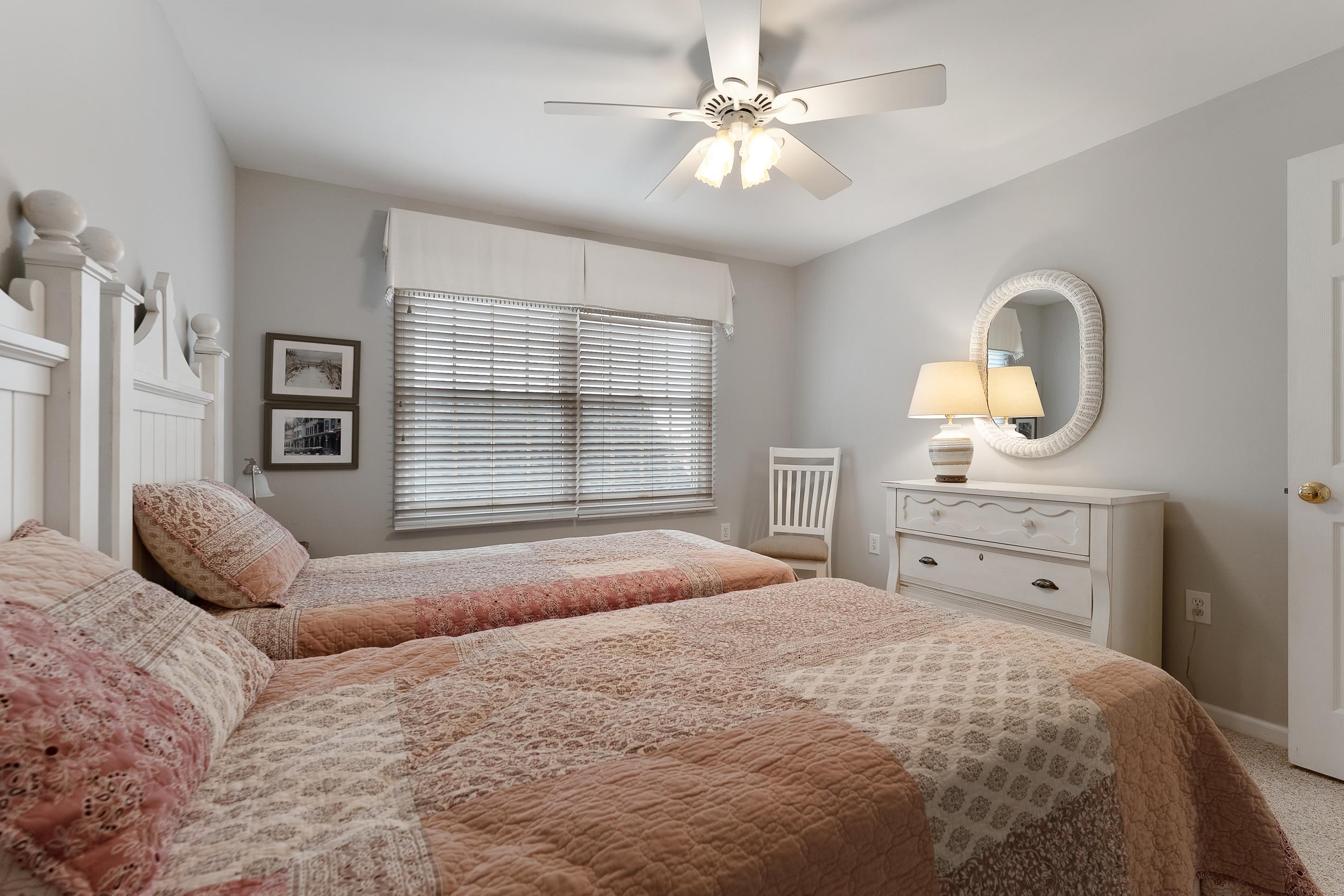 101 W Richmond Avenue Unit: 101