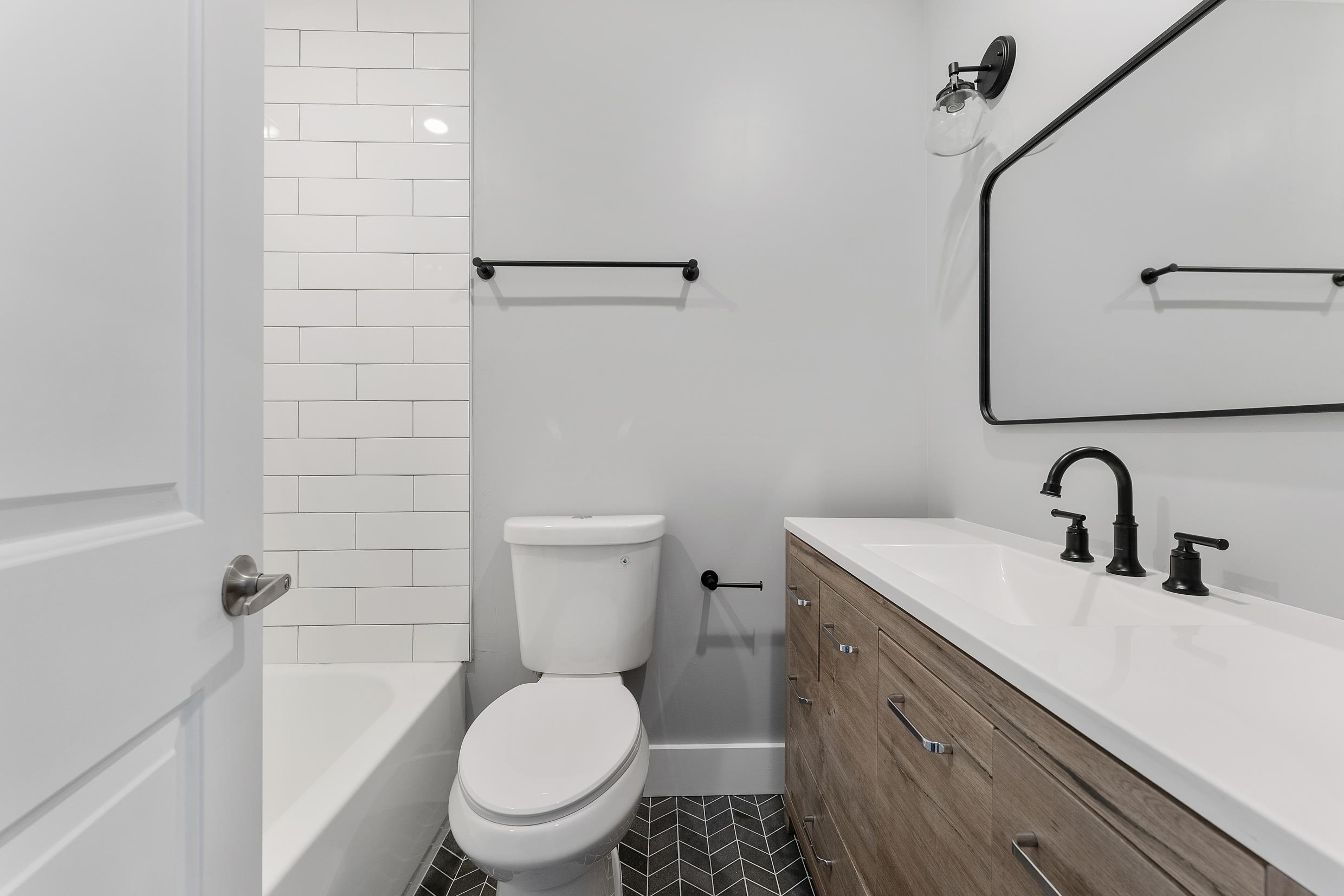 108 W Trenton Avenue