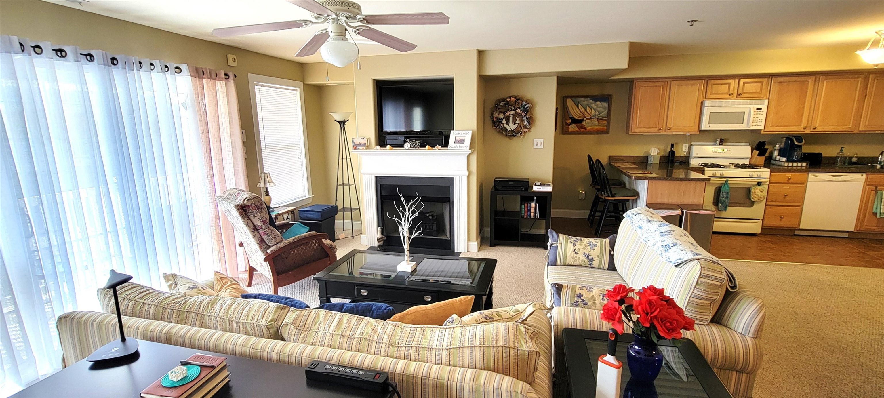 117 E Poplar Avenue Unit: 101