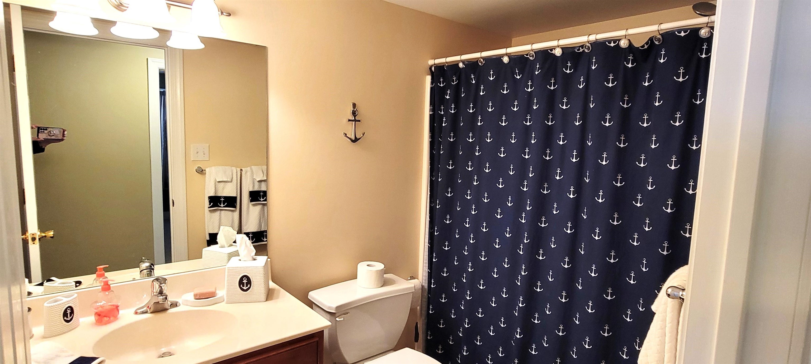 117 E Poplar Avenue Unit: 101