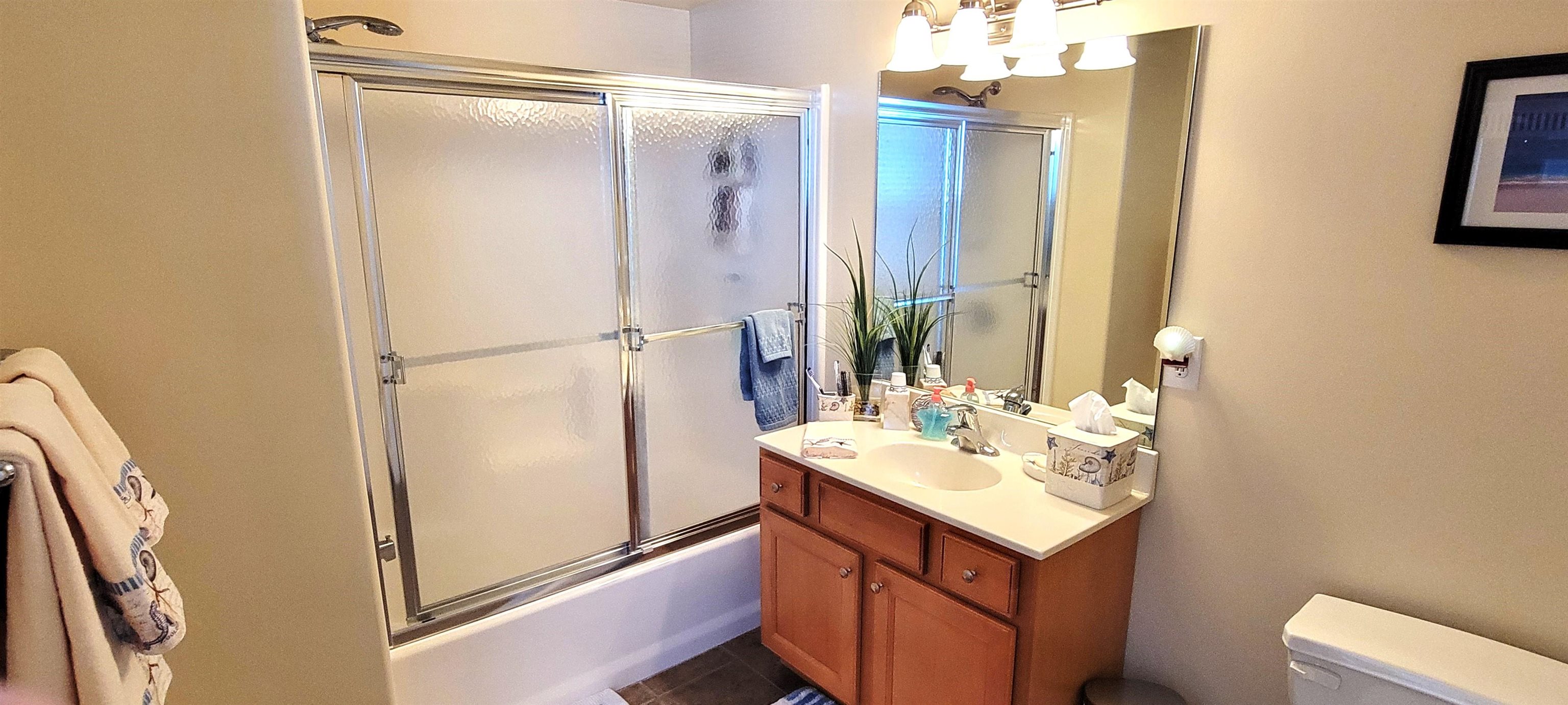 117 E Poplar Avenue Unit: 101