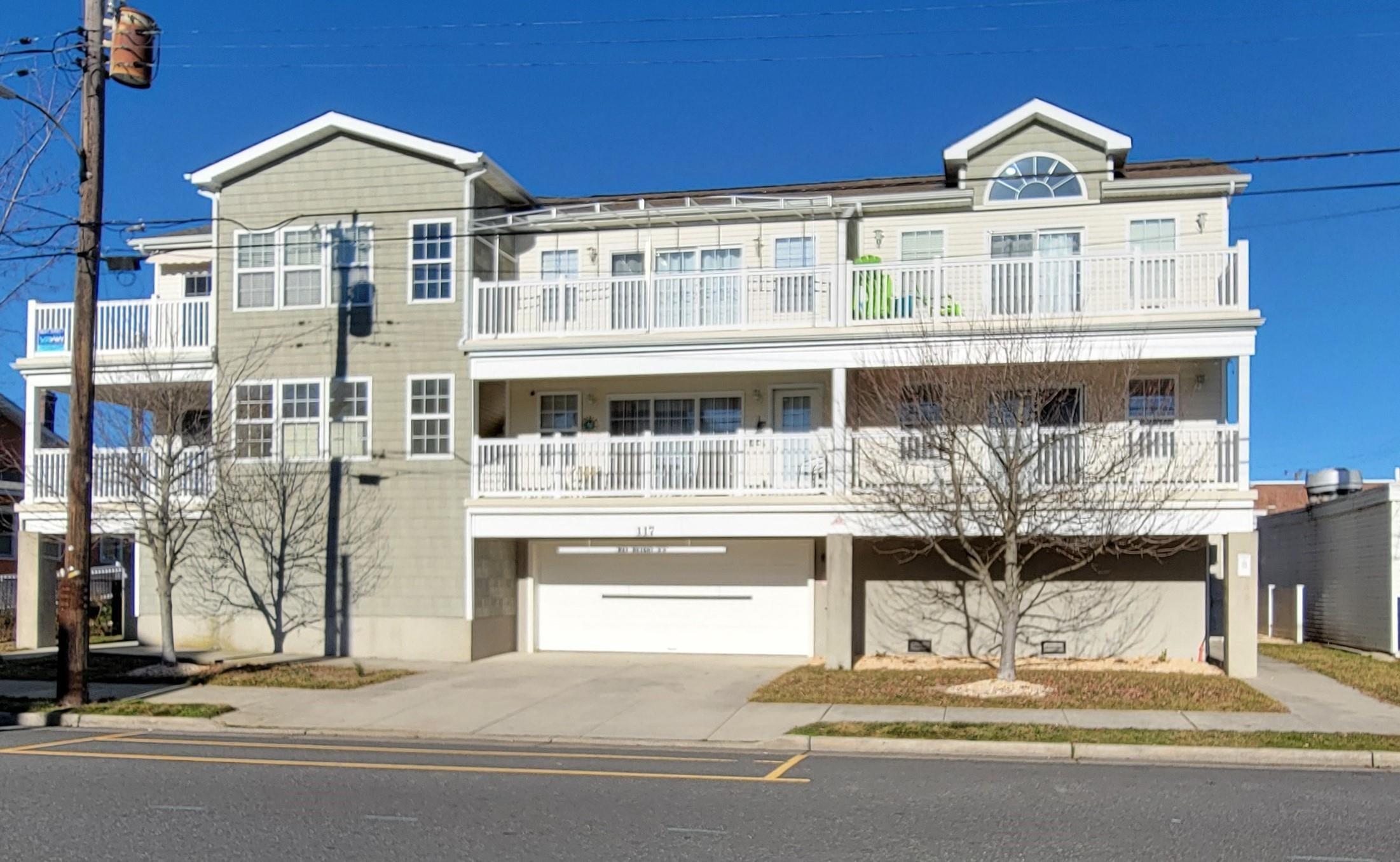 117 E Poplar Avenue Unit: 101