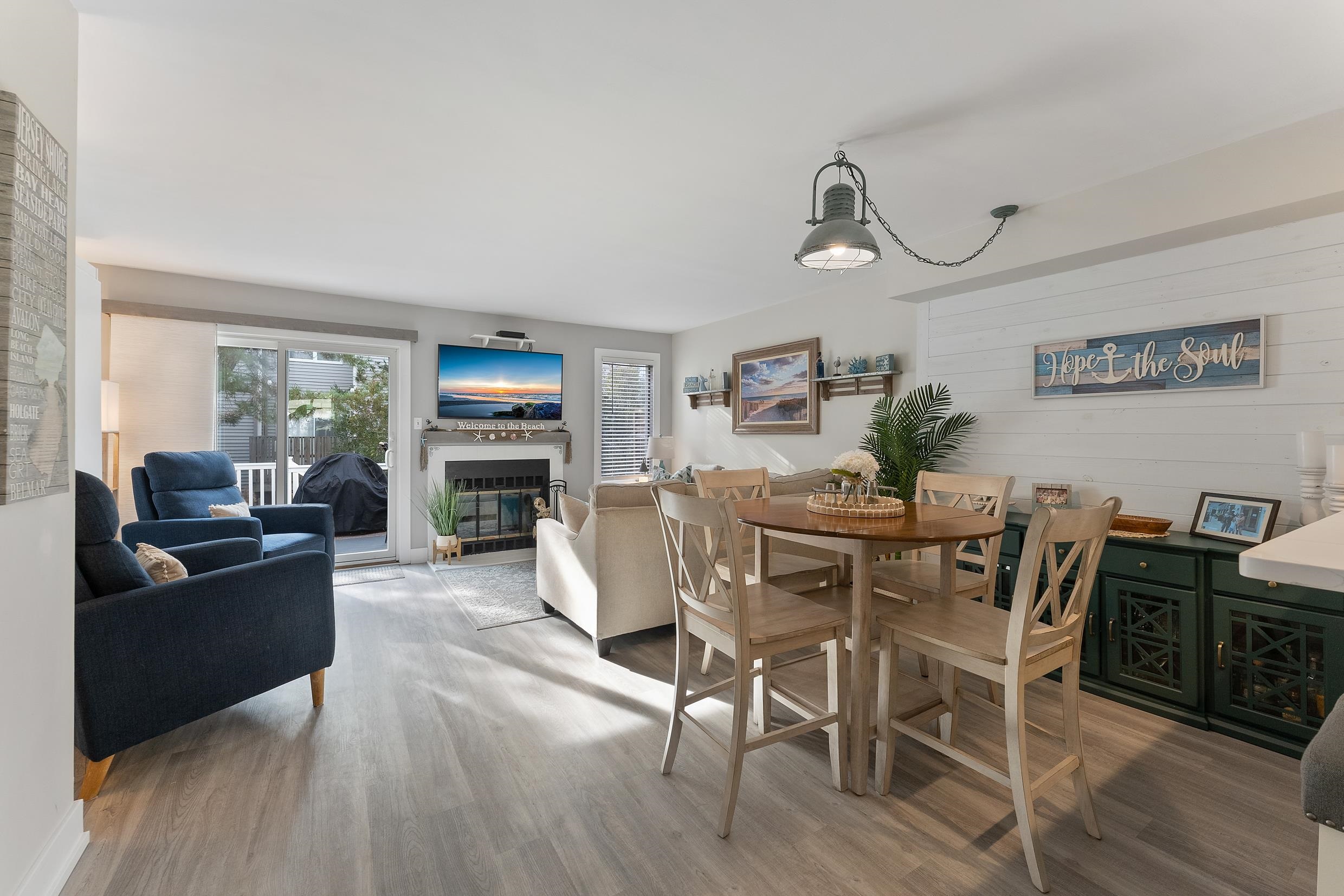 114 E Austin Ave Unit: 11