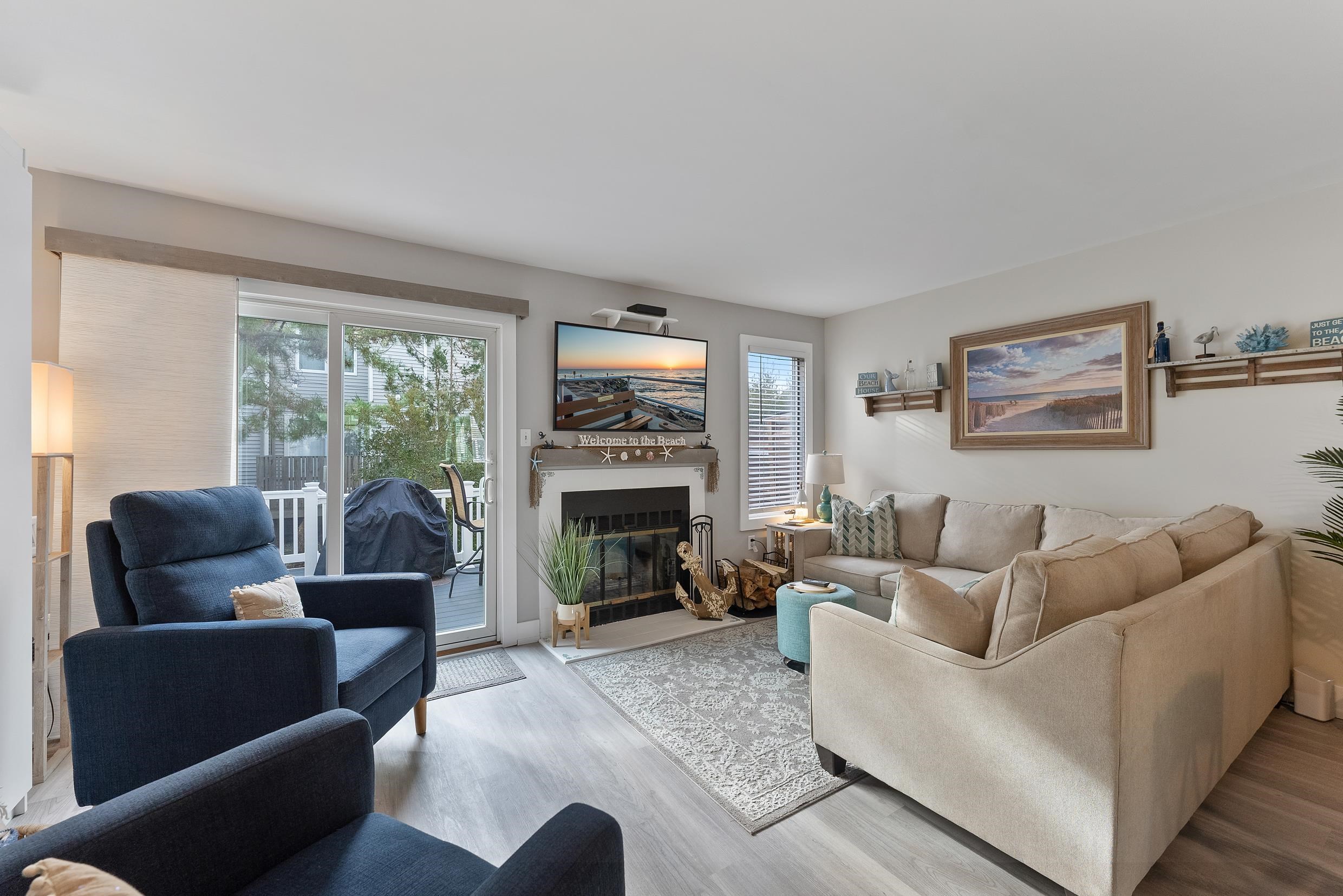 114 E Austin Ave Unit: 11