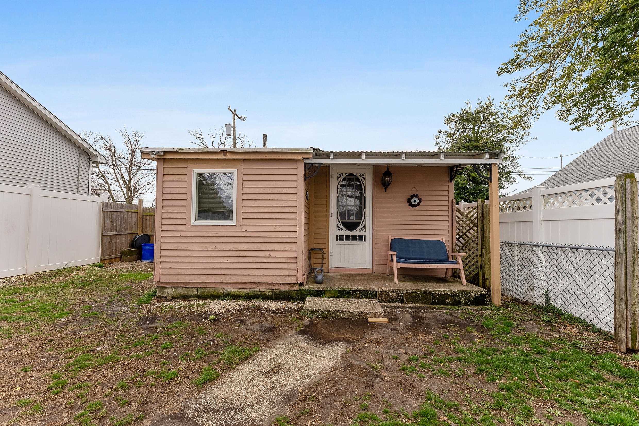 11 Schellinger Avenue