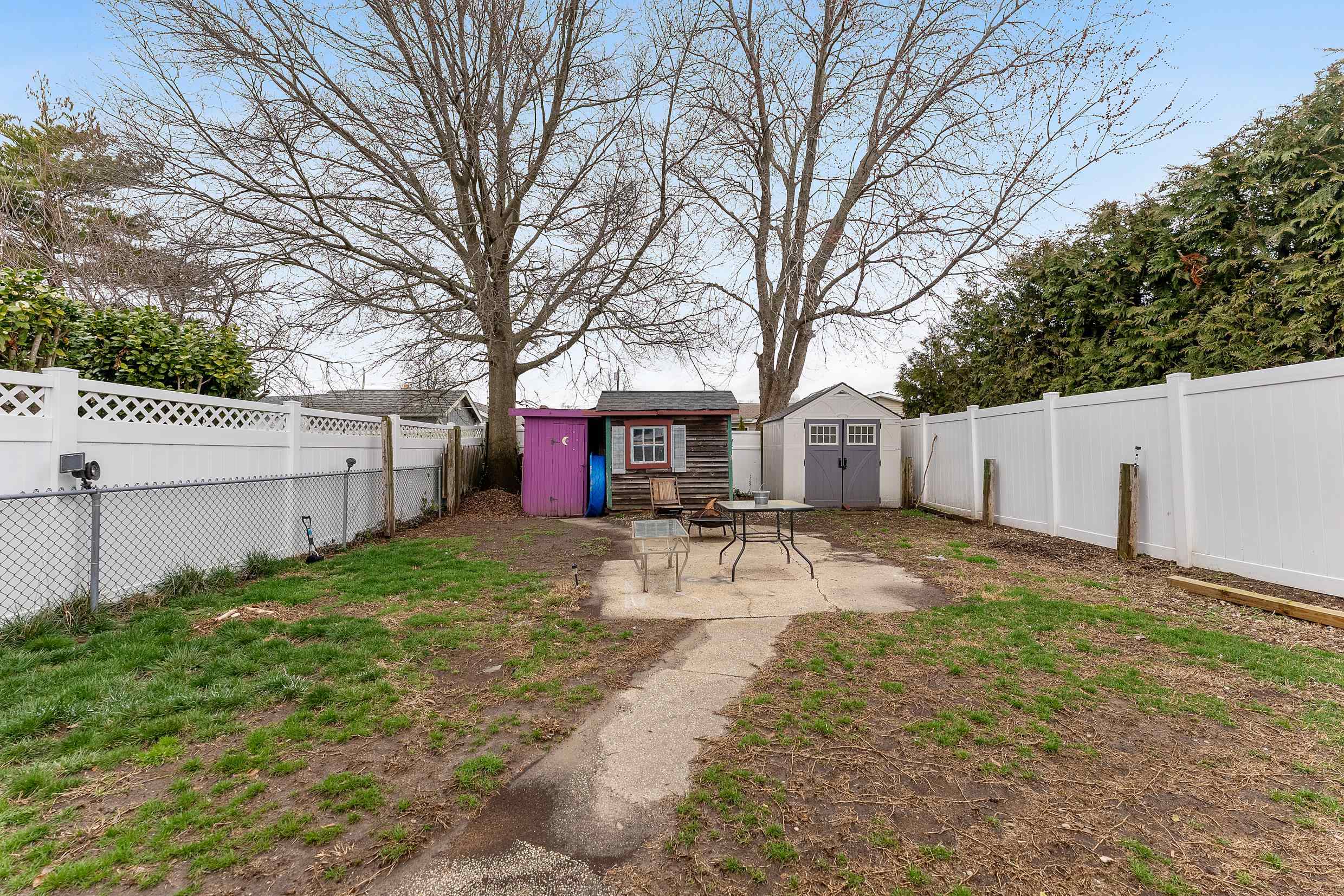 11 Schellinger Avenue