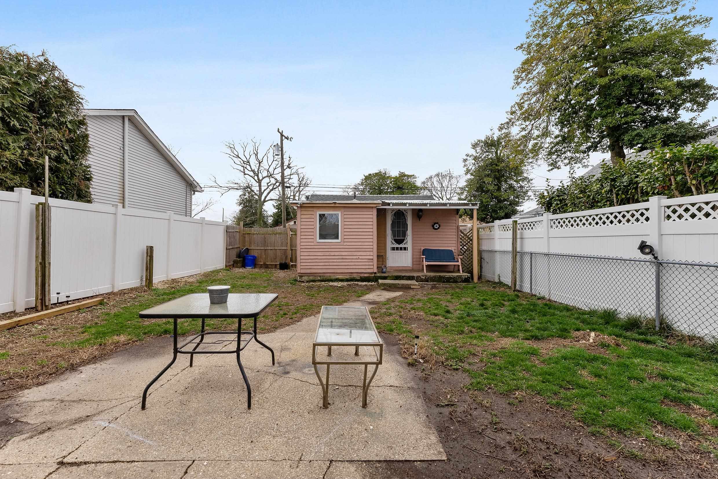 11 Schellinger Avenue