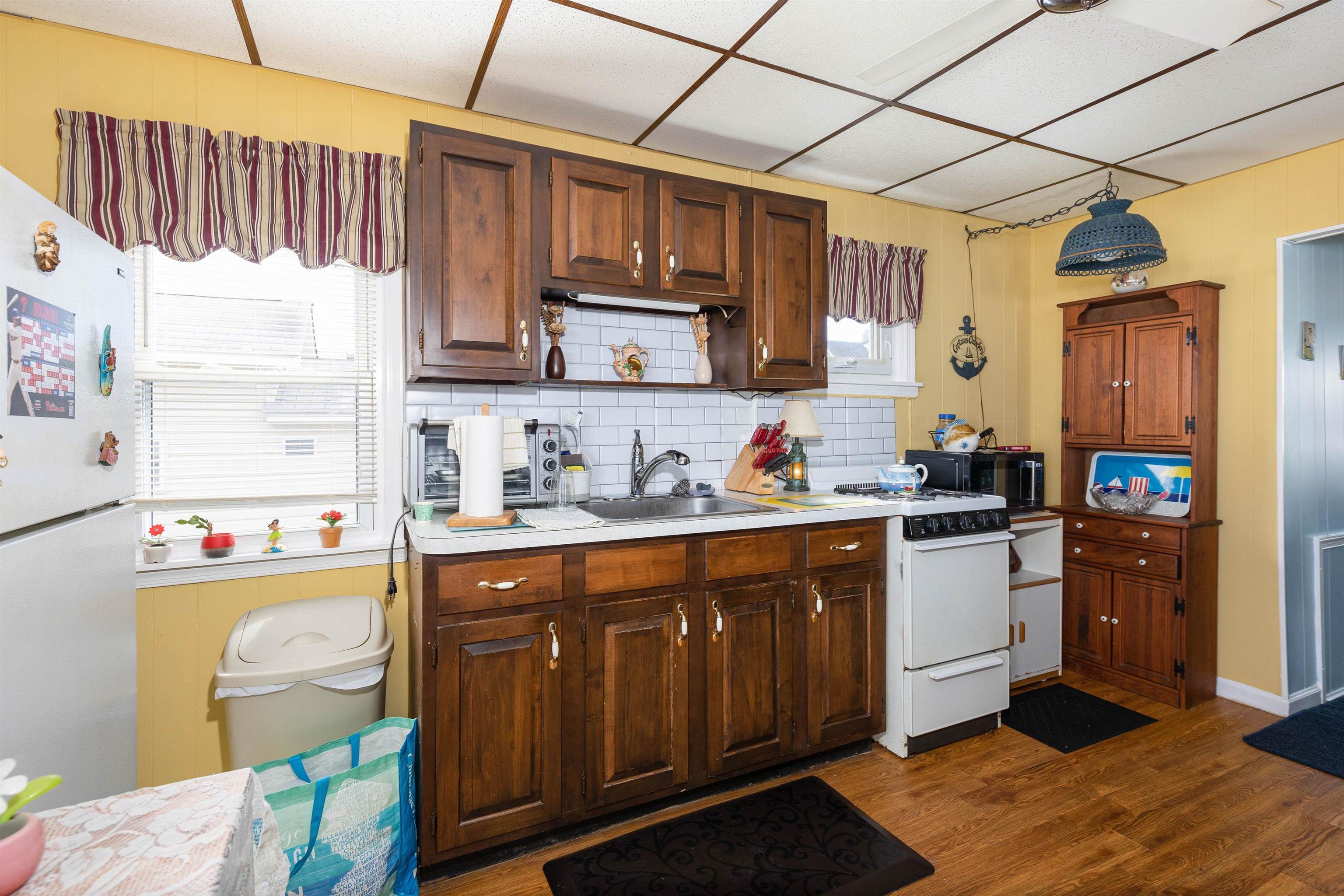 106 1/2 W 16th Street