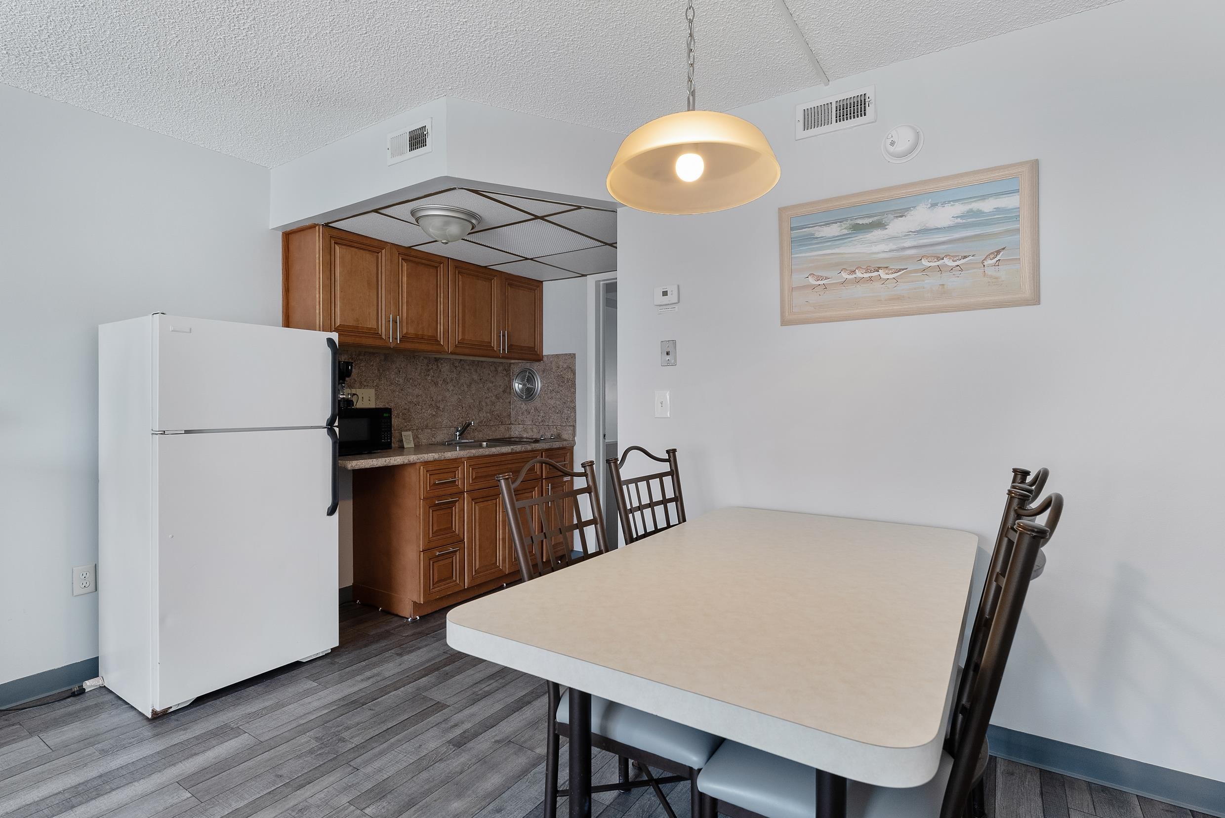 9101 Atlantic Ave Unit: 204